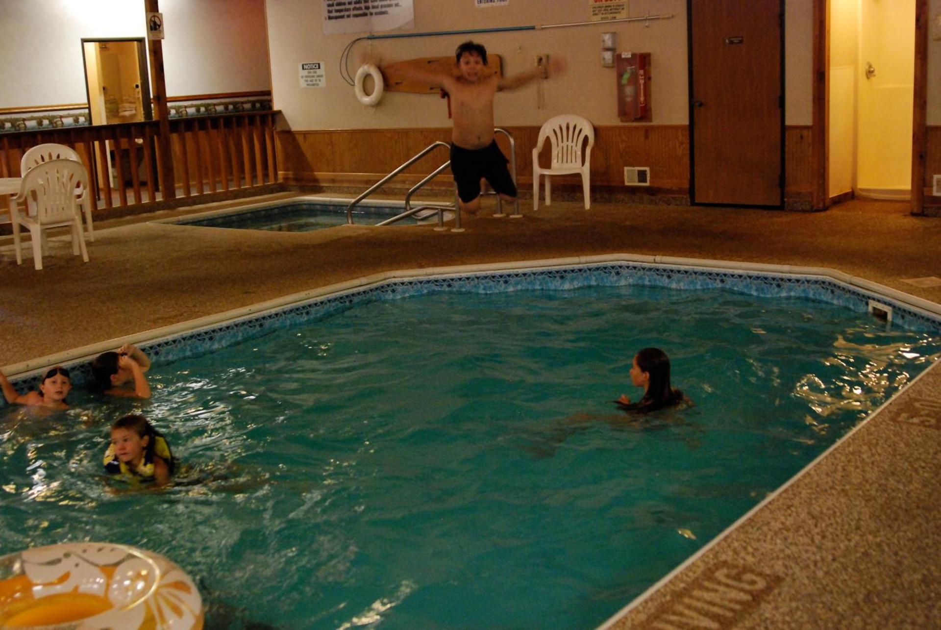 Luck Country Inn photo 13