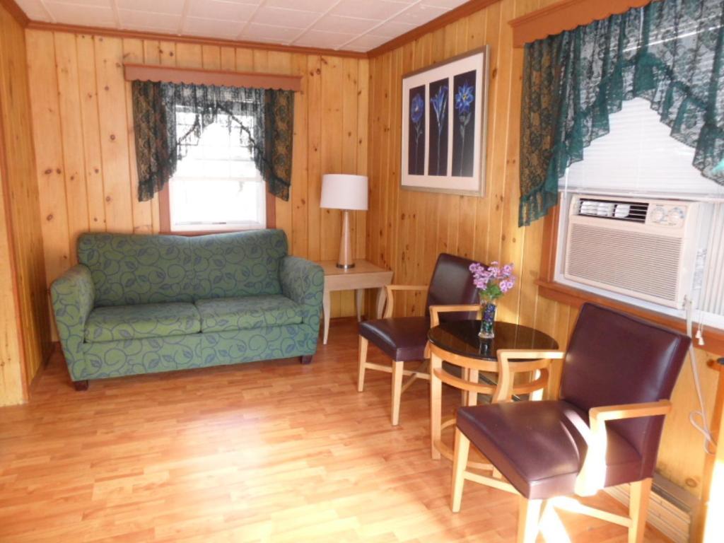 Seven Dwarfs Motel & Cabins photo 66