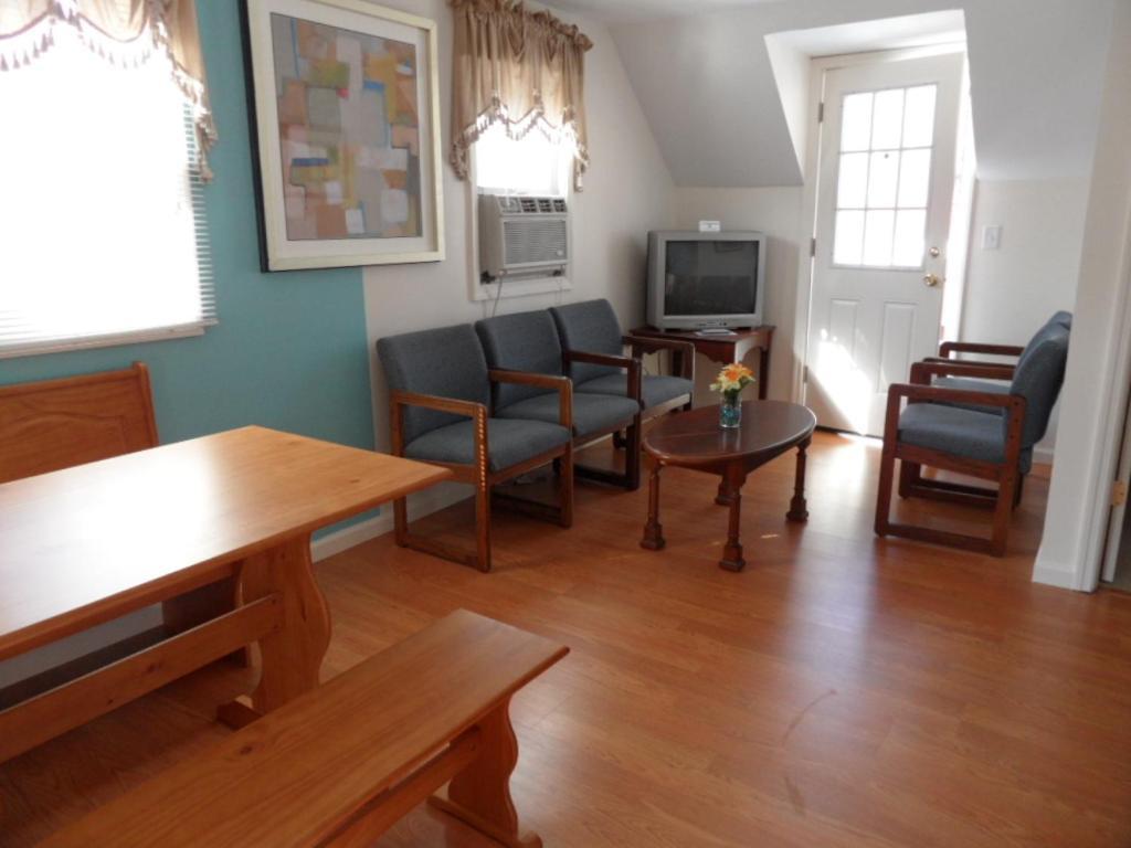 Seven Dwarfs Motel & Cabins photo 46