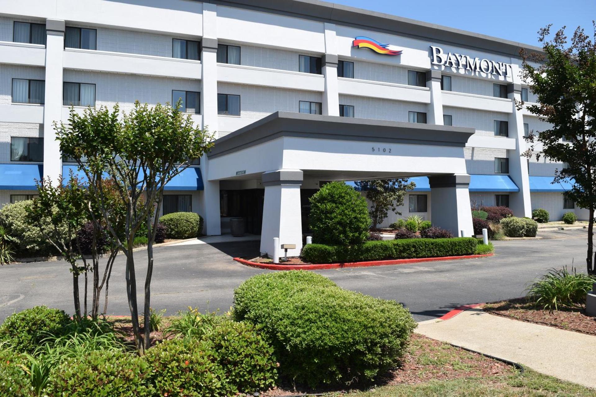 Baymont by Wyndham Texarkana photo 40
