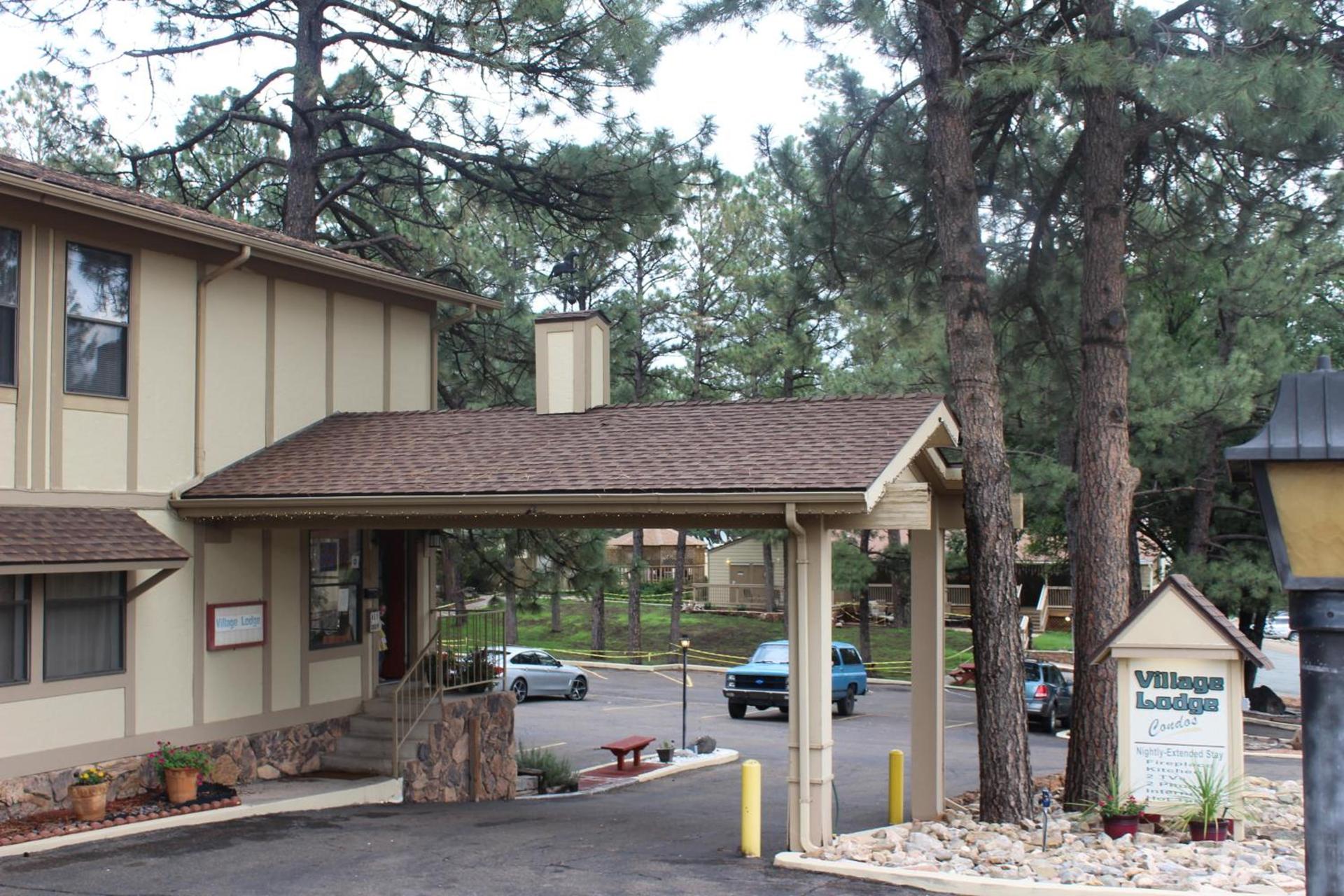 Village Lodge photo 11