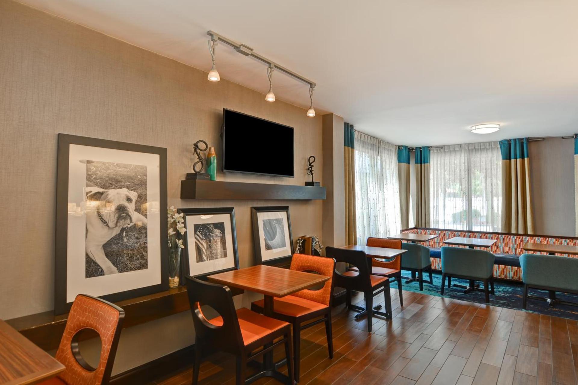 Hampton Inn Columbia-I-26 Airport photo 33