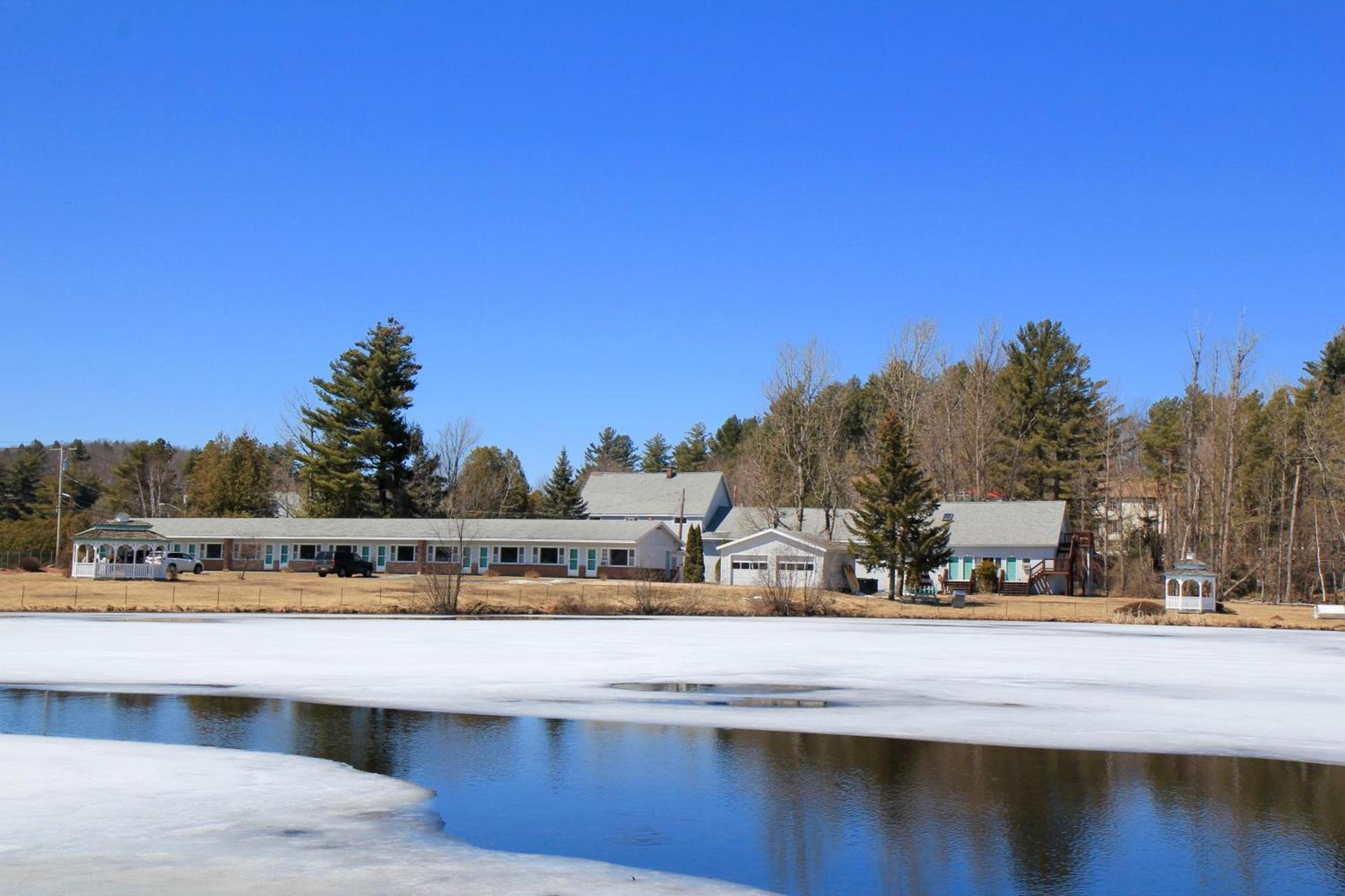 Sara Placid Inn & Suites photo 58