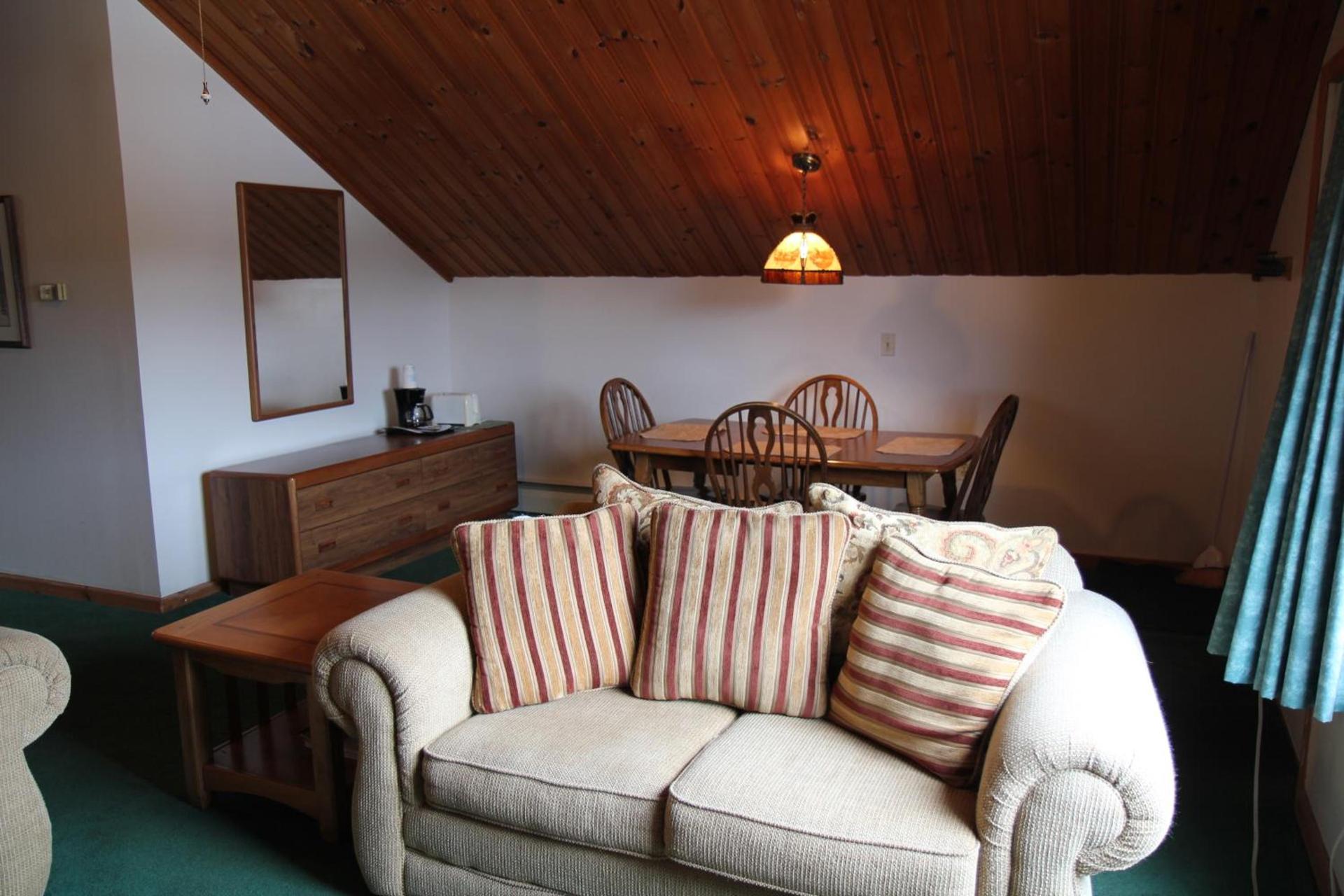 Sara Placid Inn & Suites photo 50