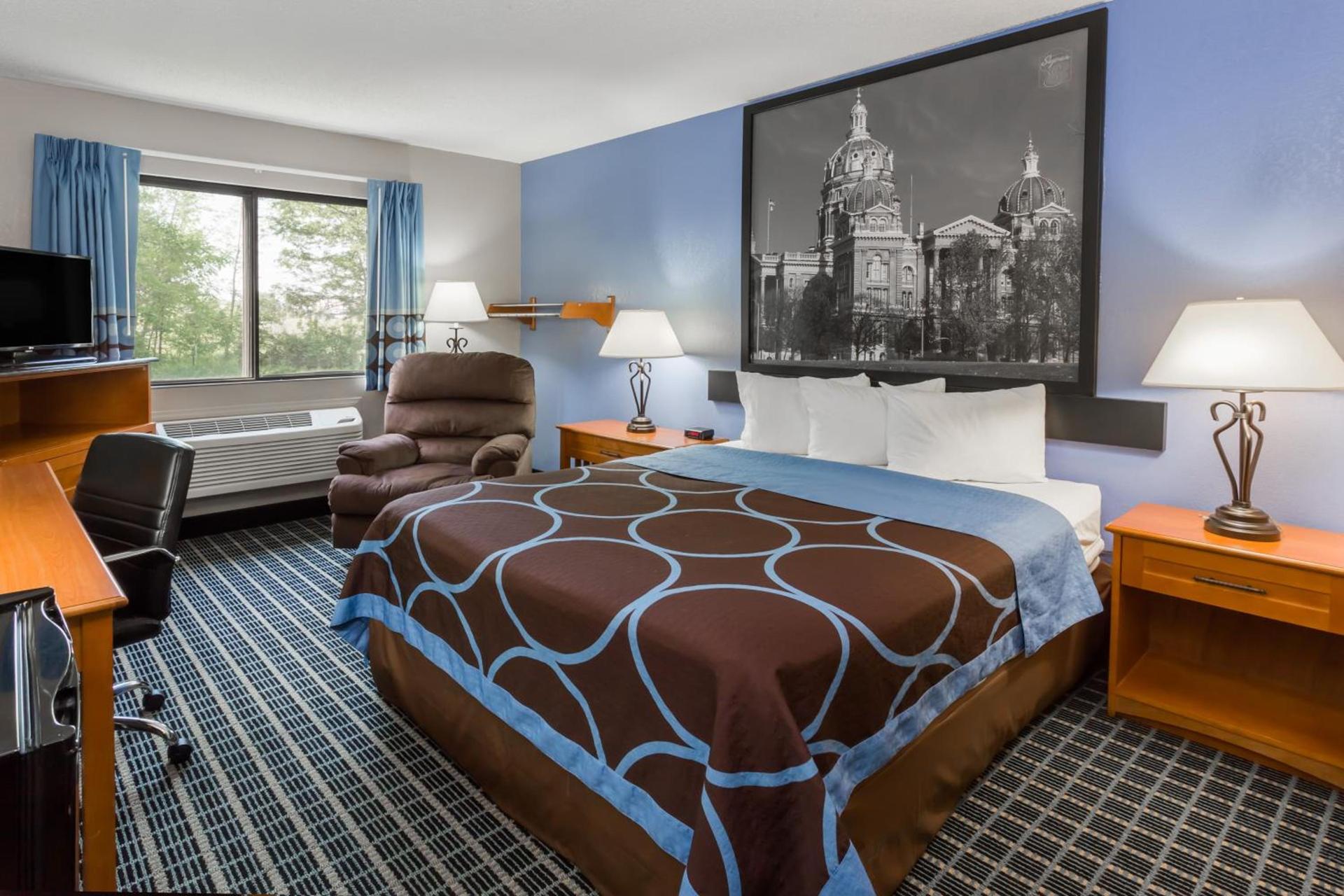 Super 8 by Wyndham Iowa City/Coralville photo 19
