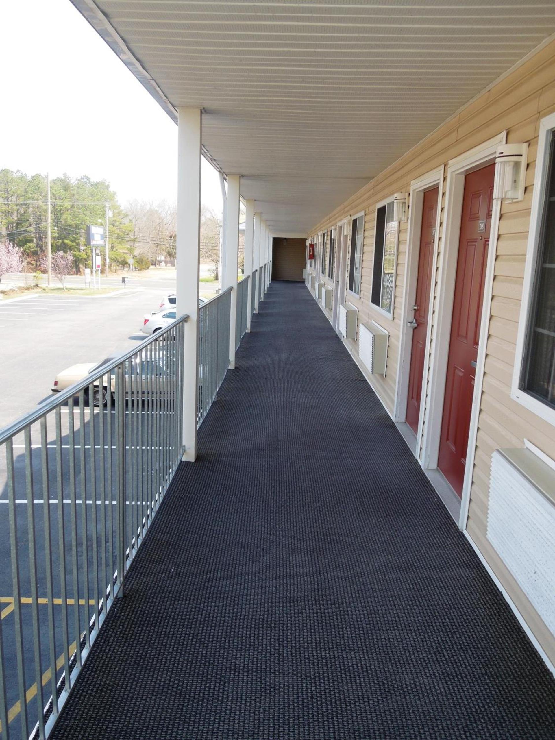 Atrium Inn & Suites photo 19