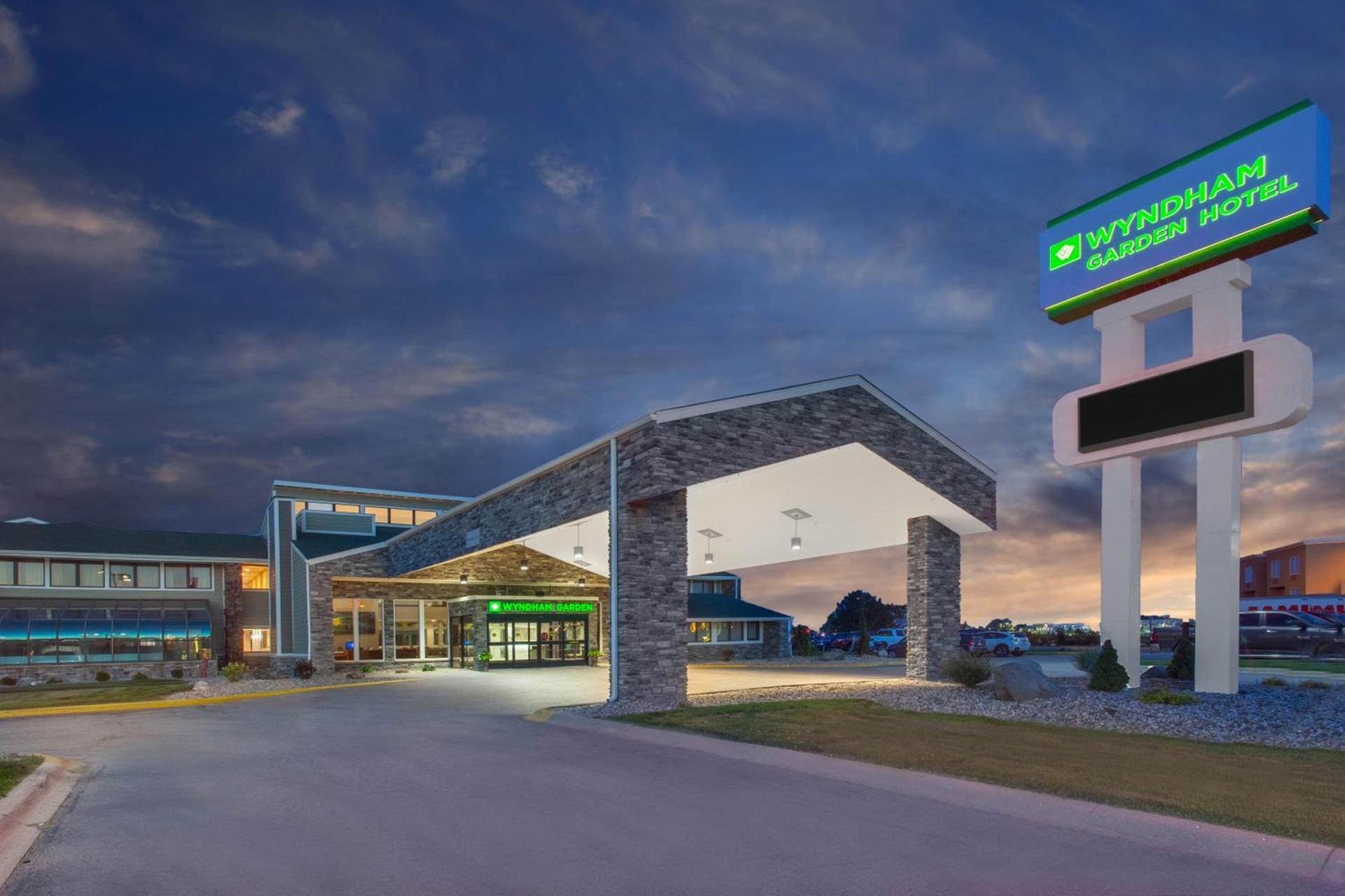 Wyndham Garden Fort Wayne photo 38