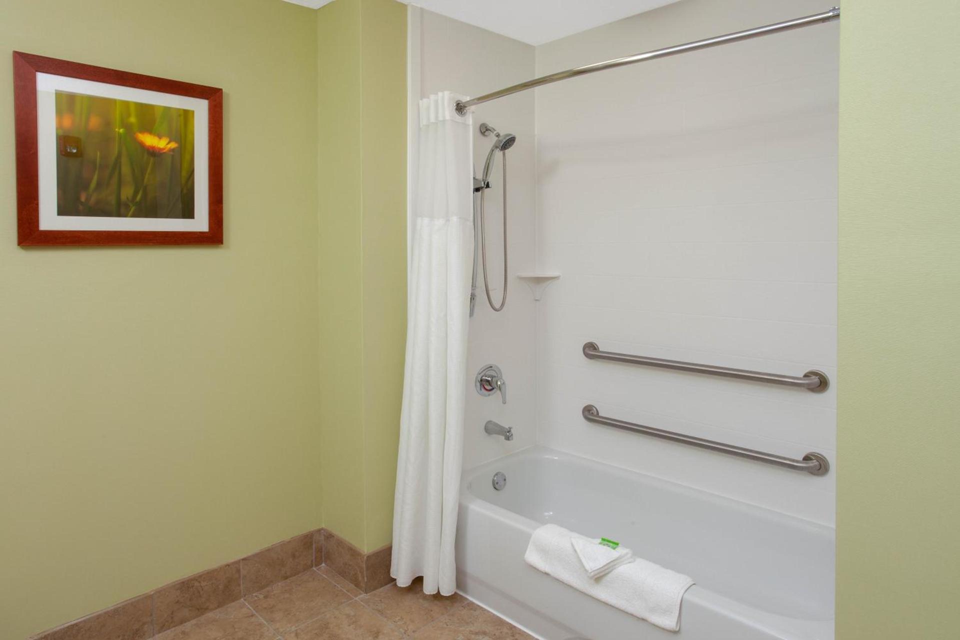 Wyndham Garden Fort Wayne photo 42