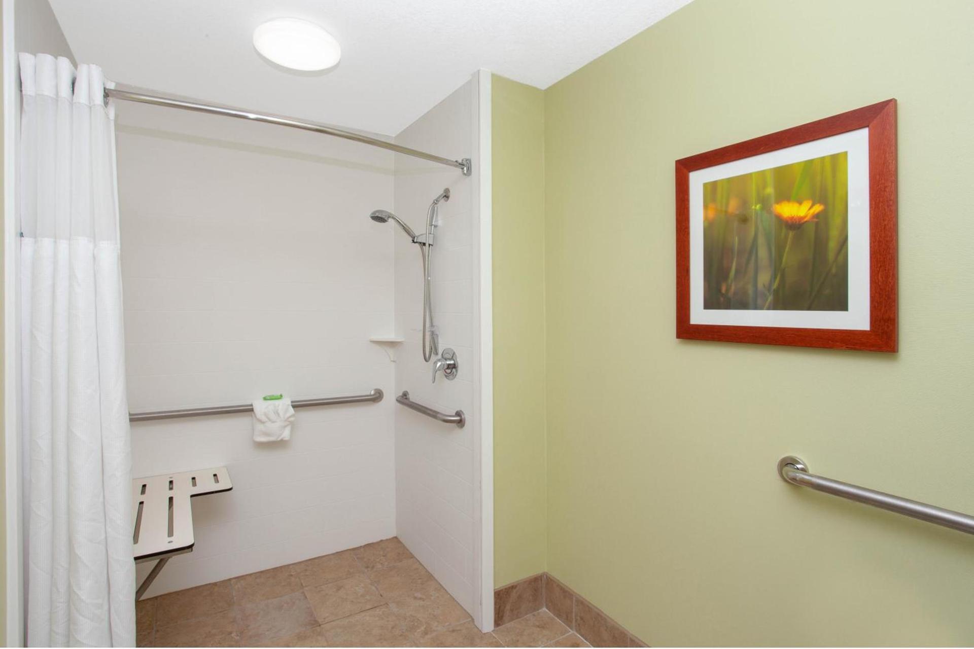 Wyndham Garden Fort Wayne photo 43