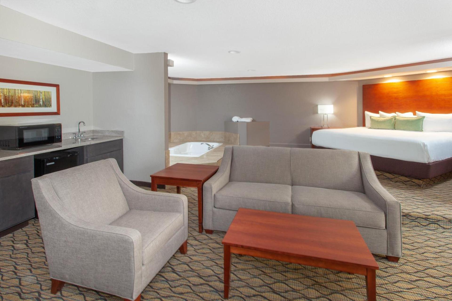 Wyndham Garden Fort Wayne photo 46