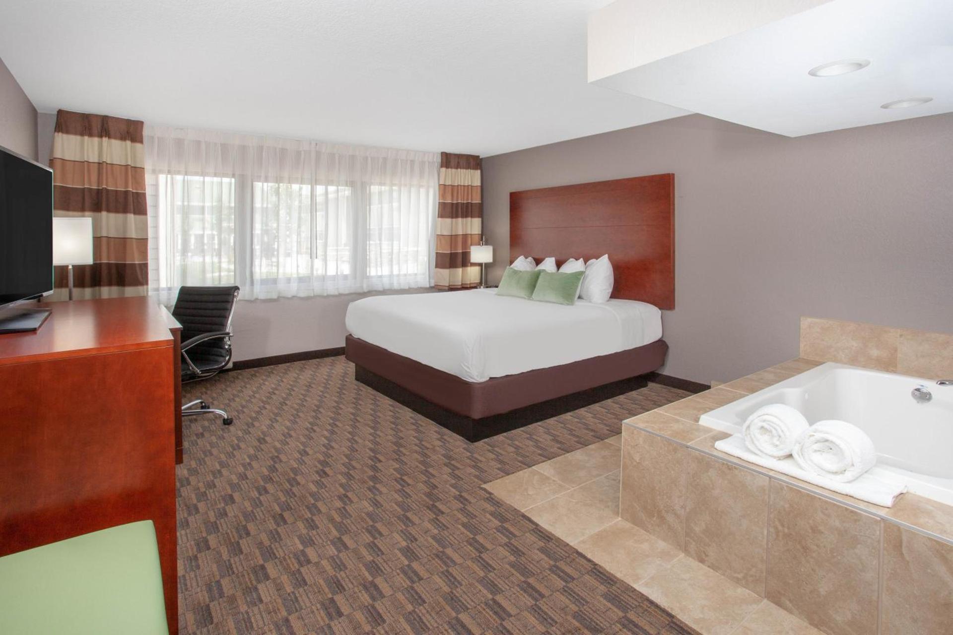 Wyndham Garden Fort Wayne photo 48
