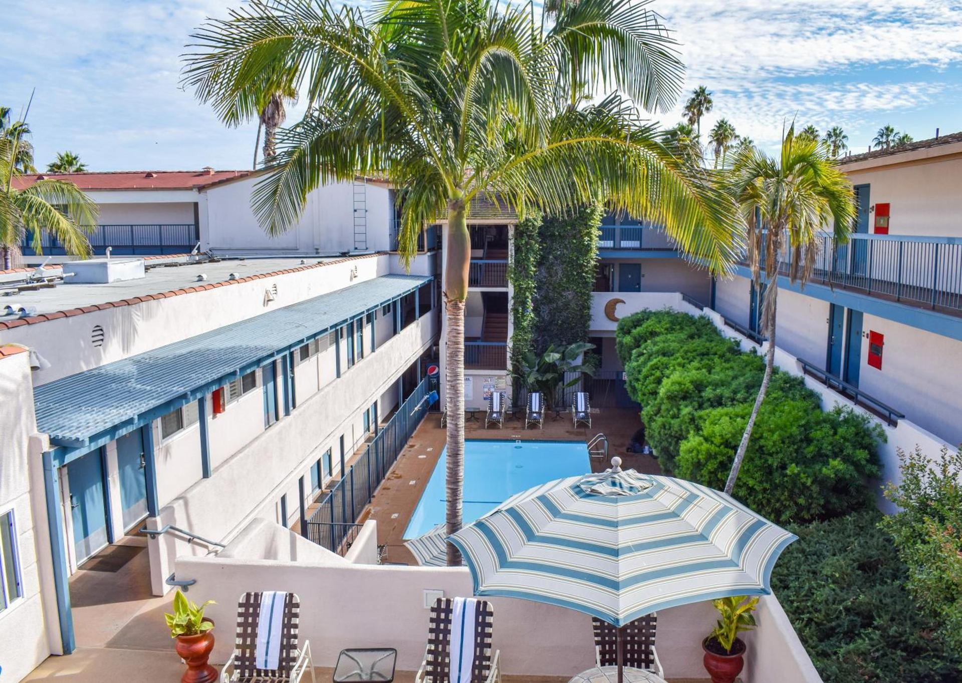 Beachside Inn photo 65