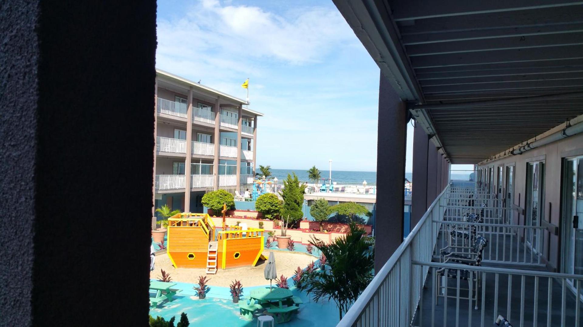 Flagship Oceanfront photo 29