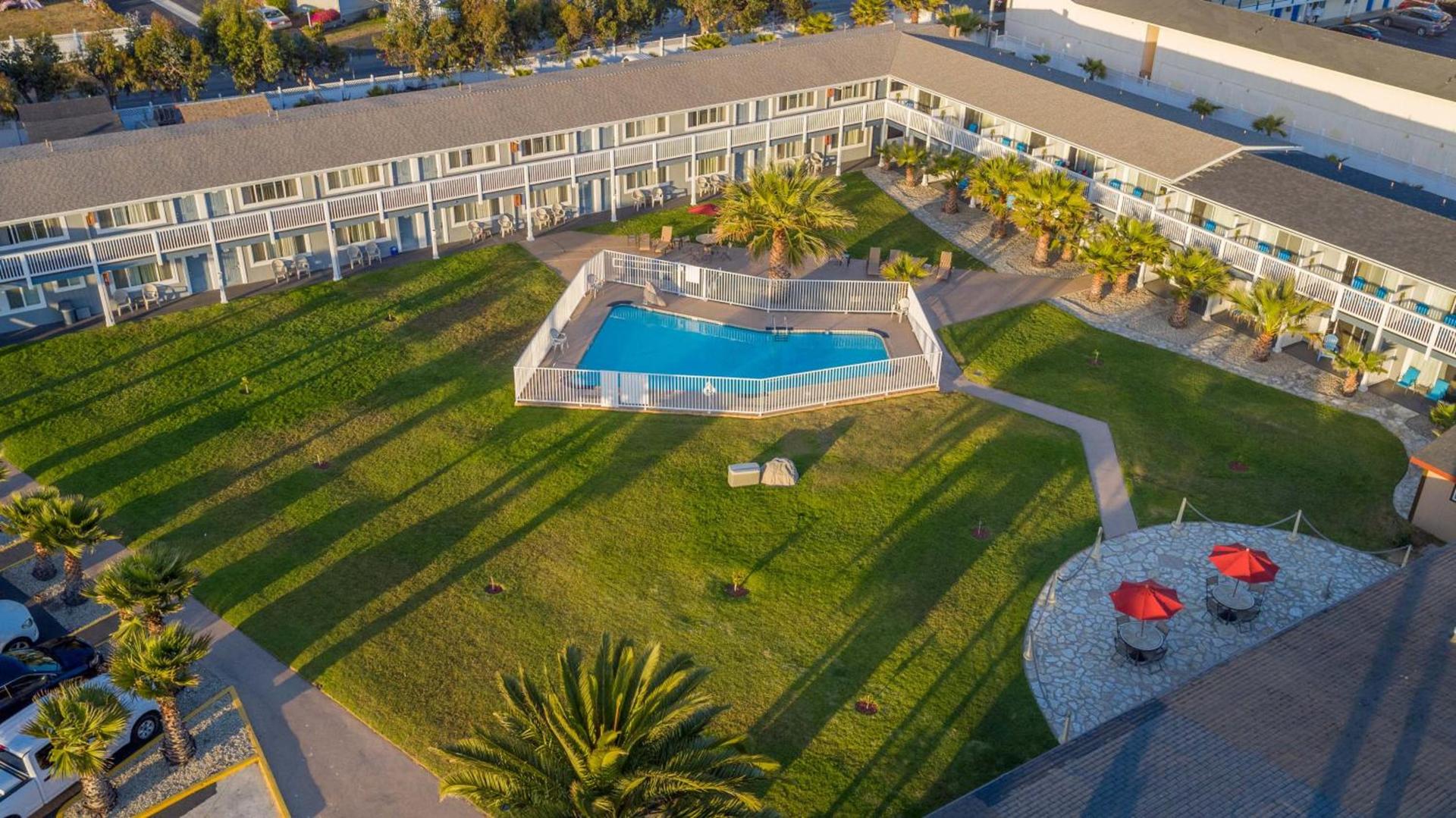 San Simeon Lodge photo 12