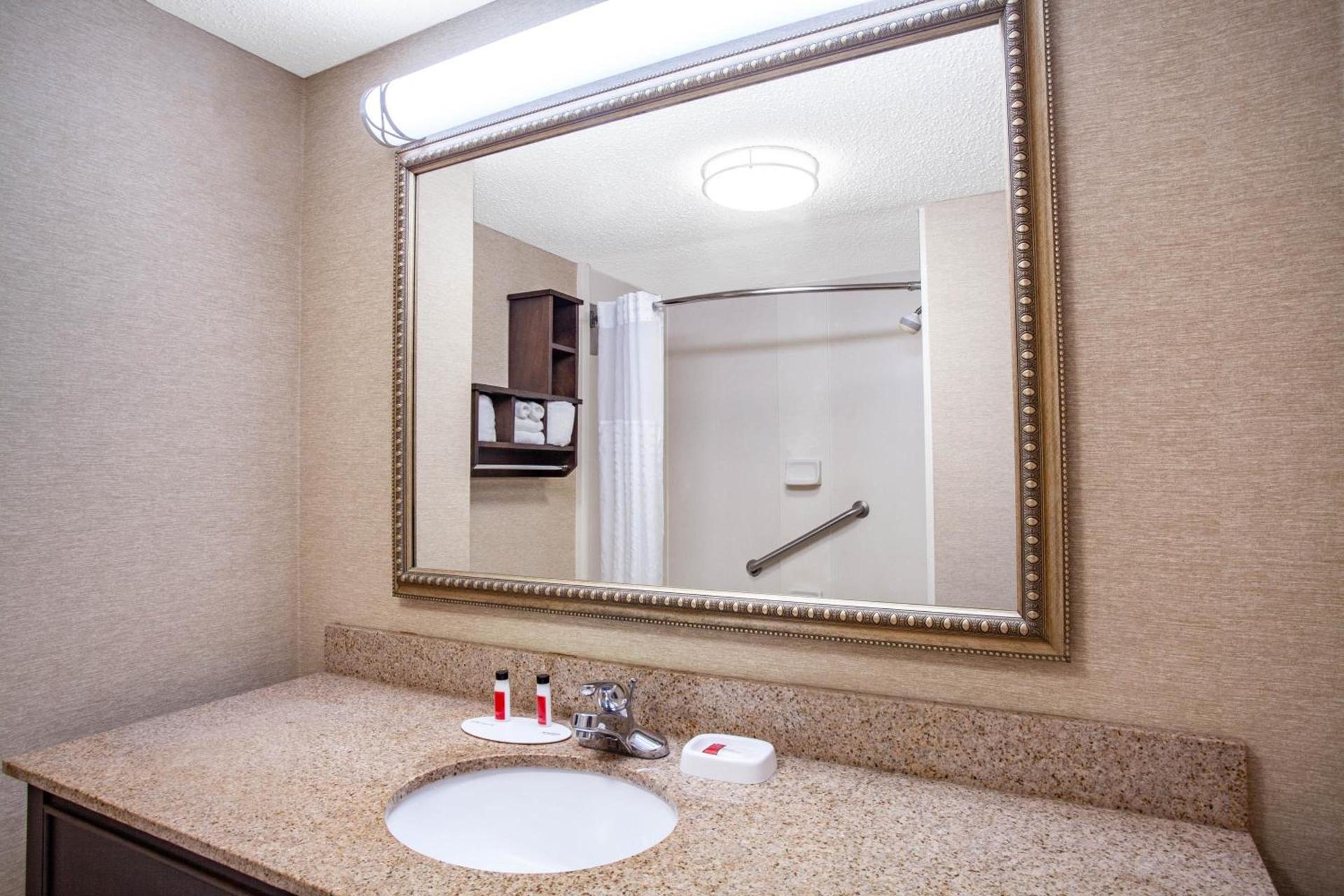 Baymont by Wyndham Saraland photo 52