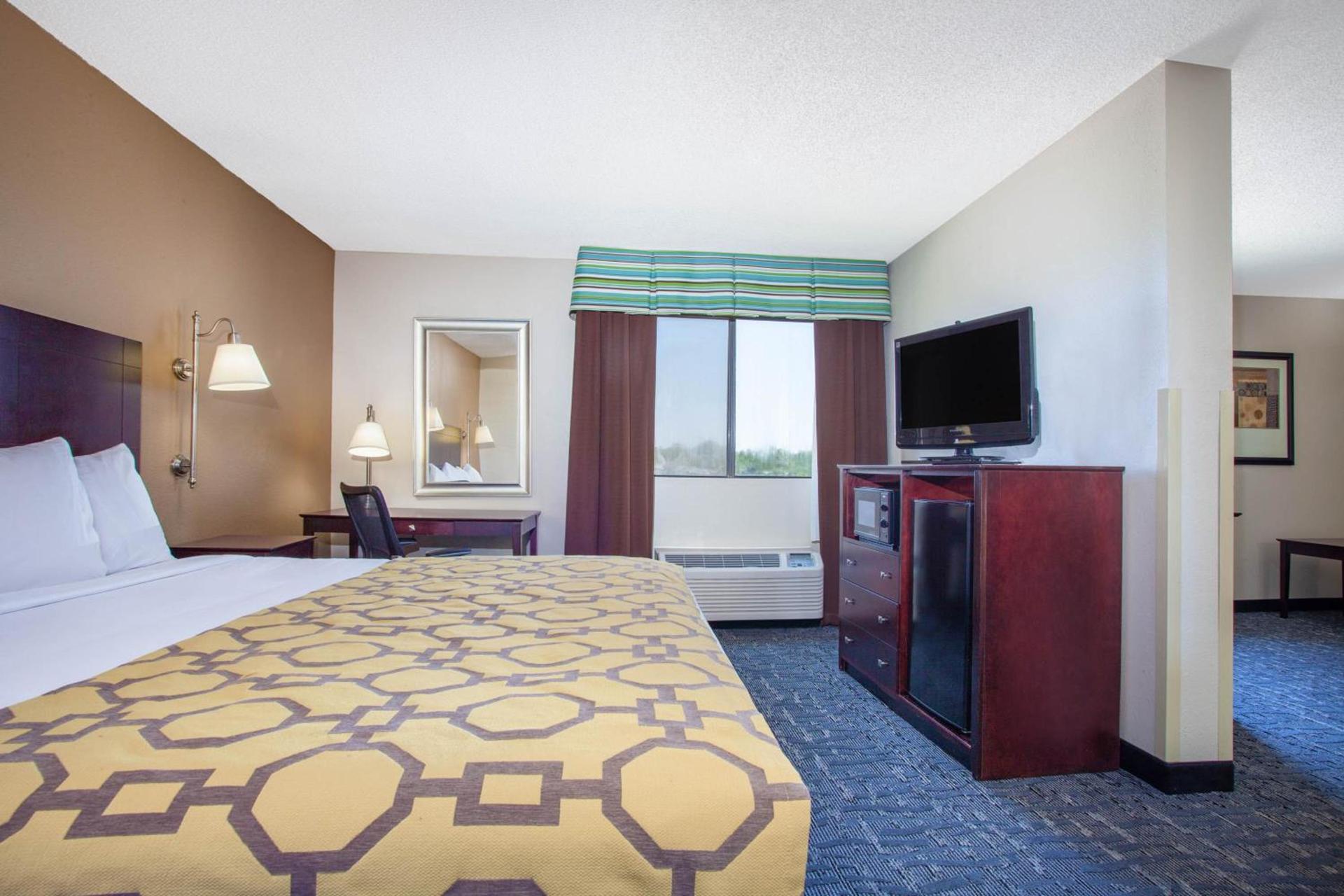 Baymont by Wyndham Saraland photo 45