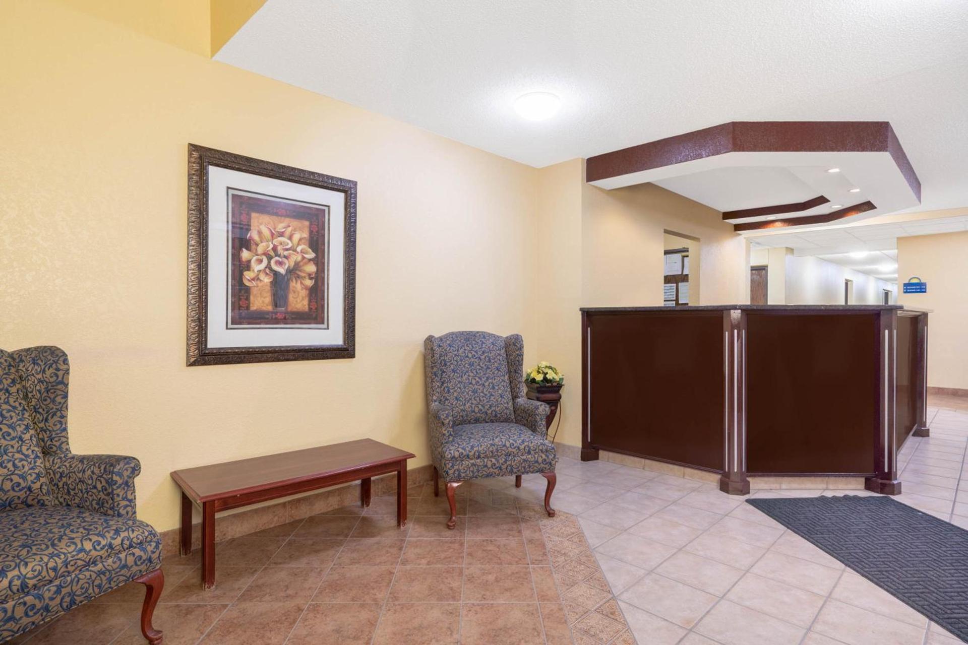 Days Inn by Wyndham Faribault photo 16