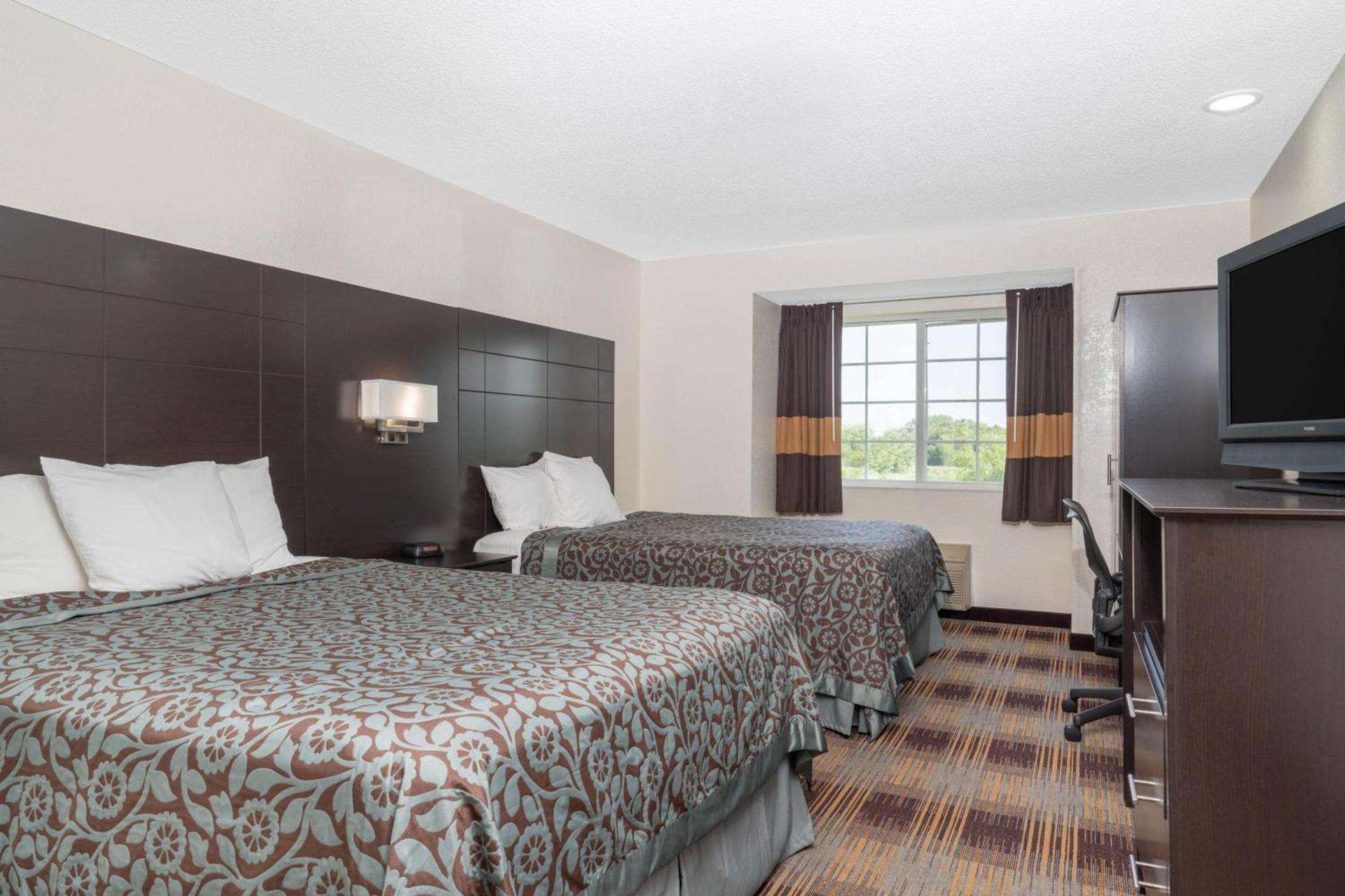 Days Inn by Wyndham Faribault photo 11