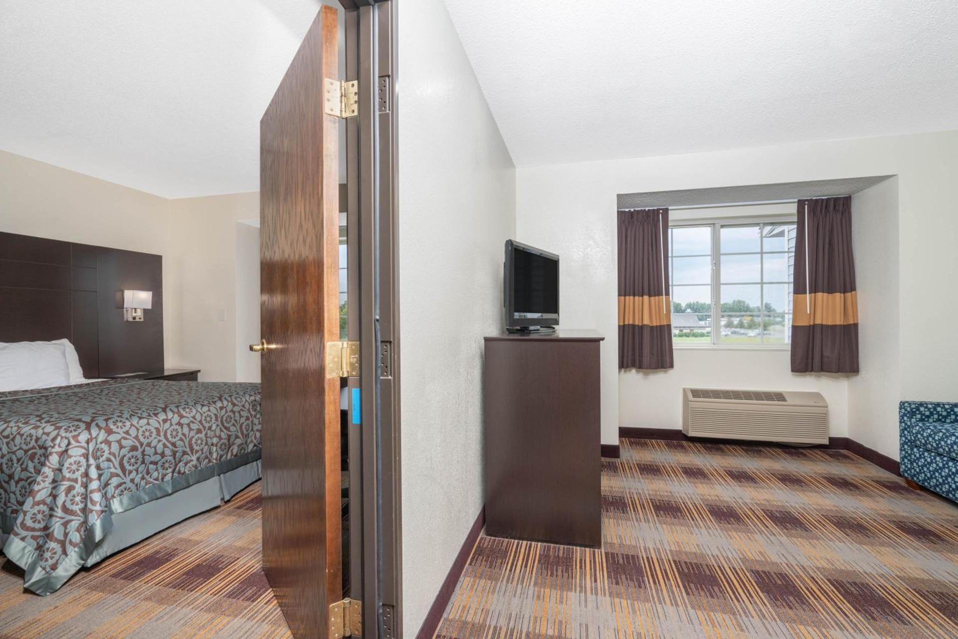 Days Inn by Wyndham Faribault photo 14