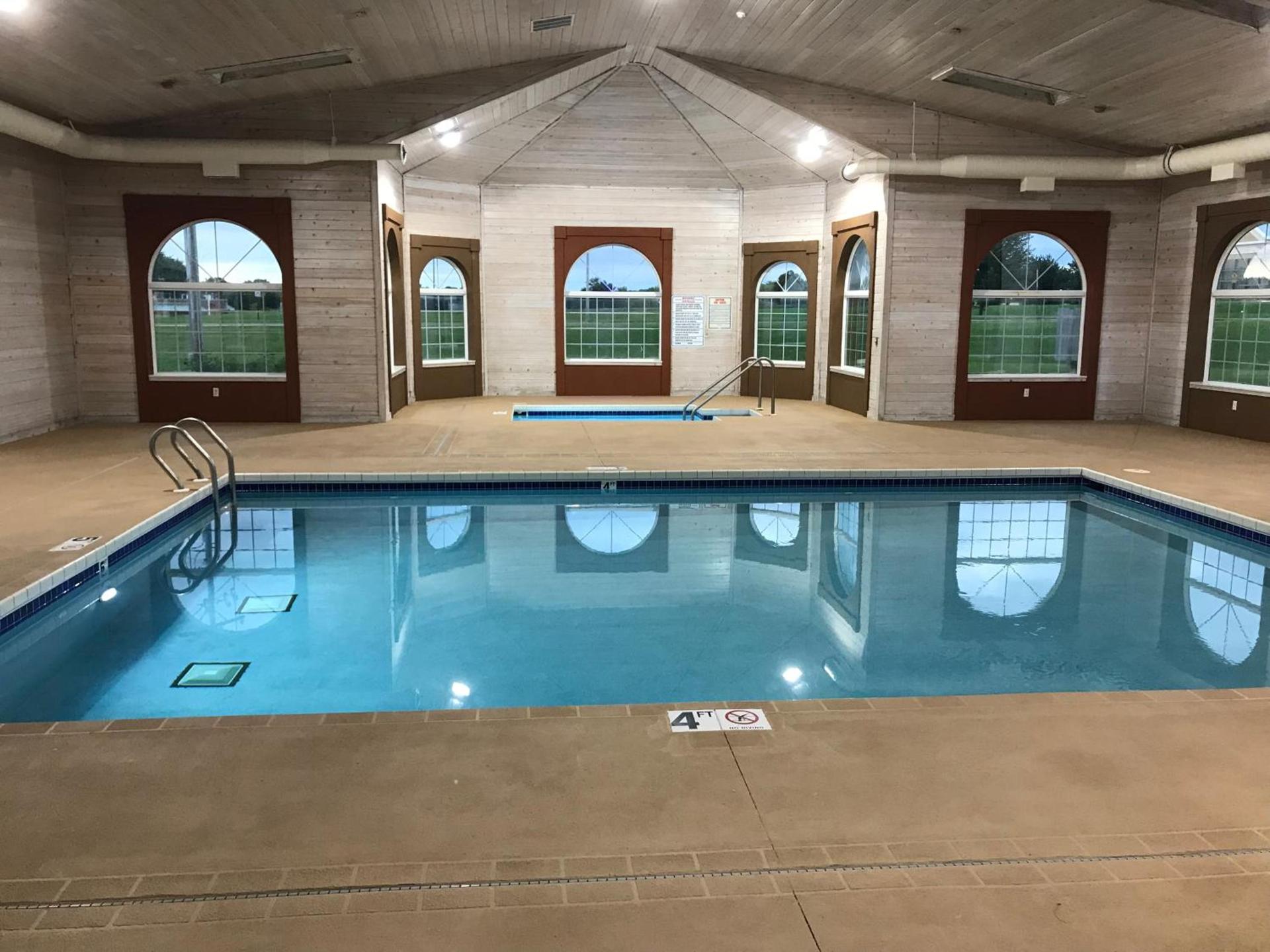 AmericInn by Wyndham Jefferson photo 4