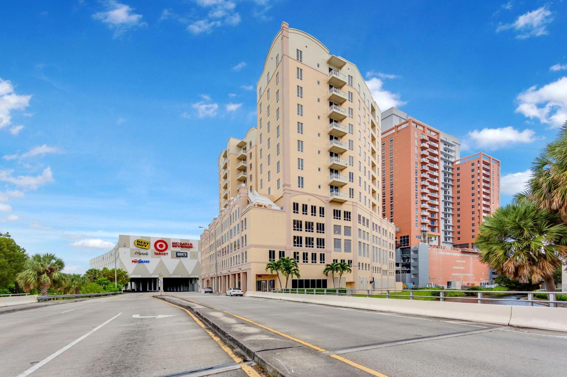 Dadeland Towers by Miami Vacations photo 1
