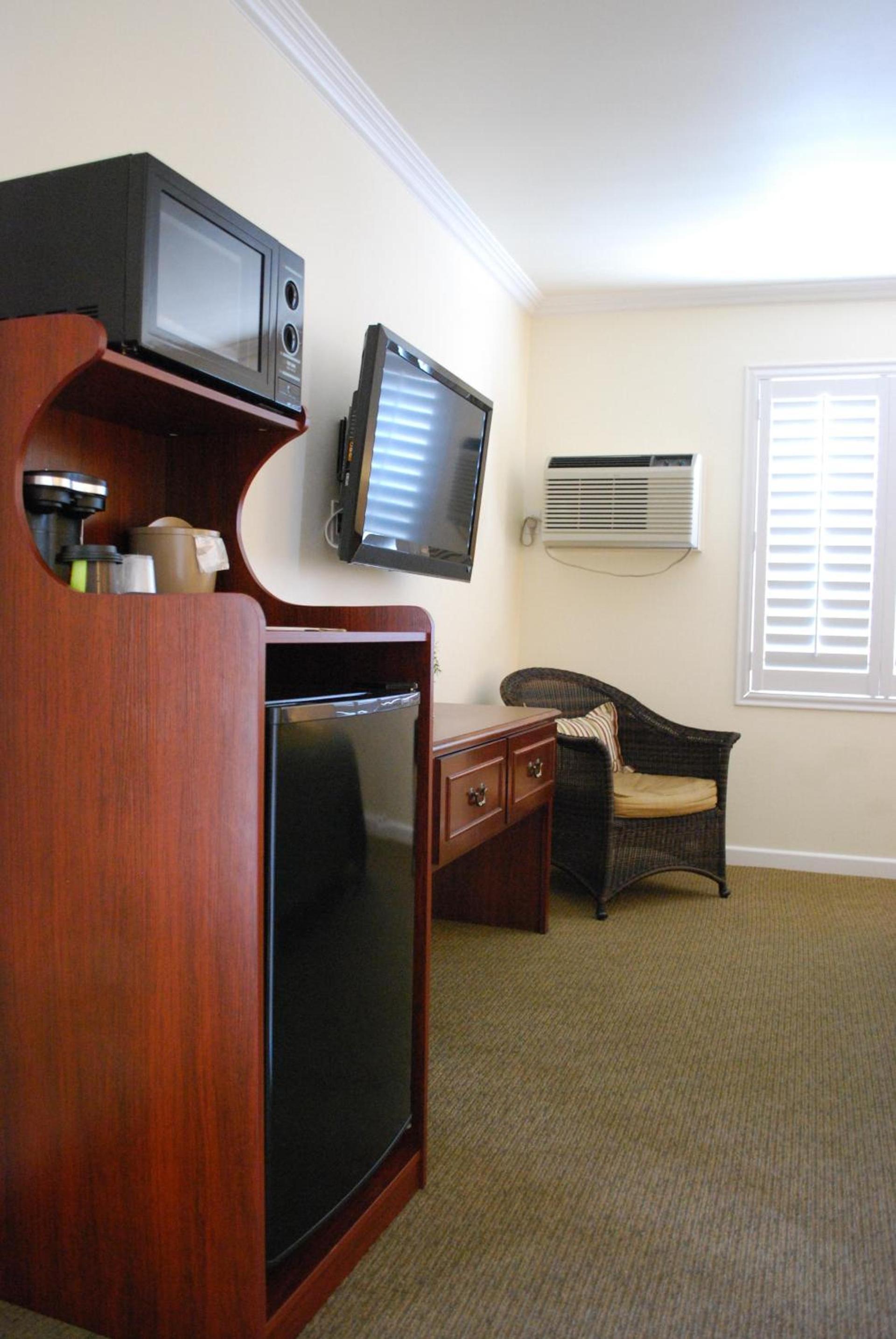 Bella Capri Inn and Suites photo 4
