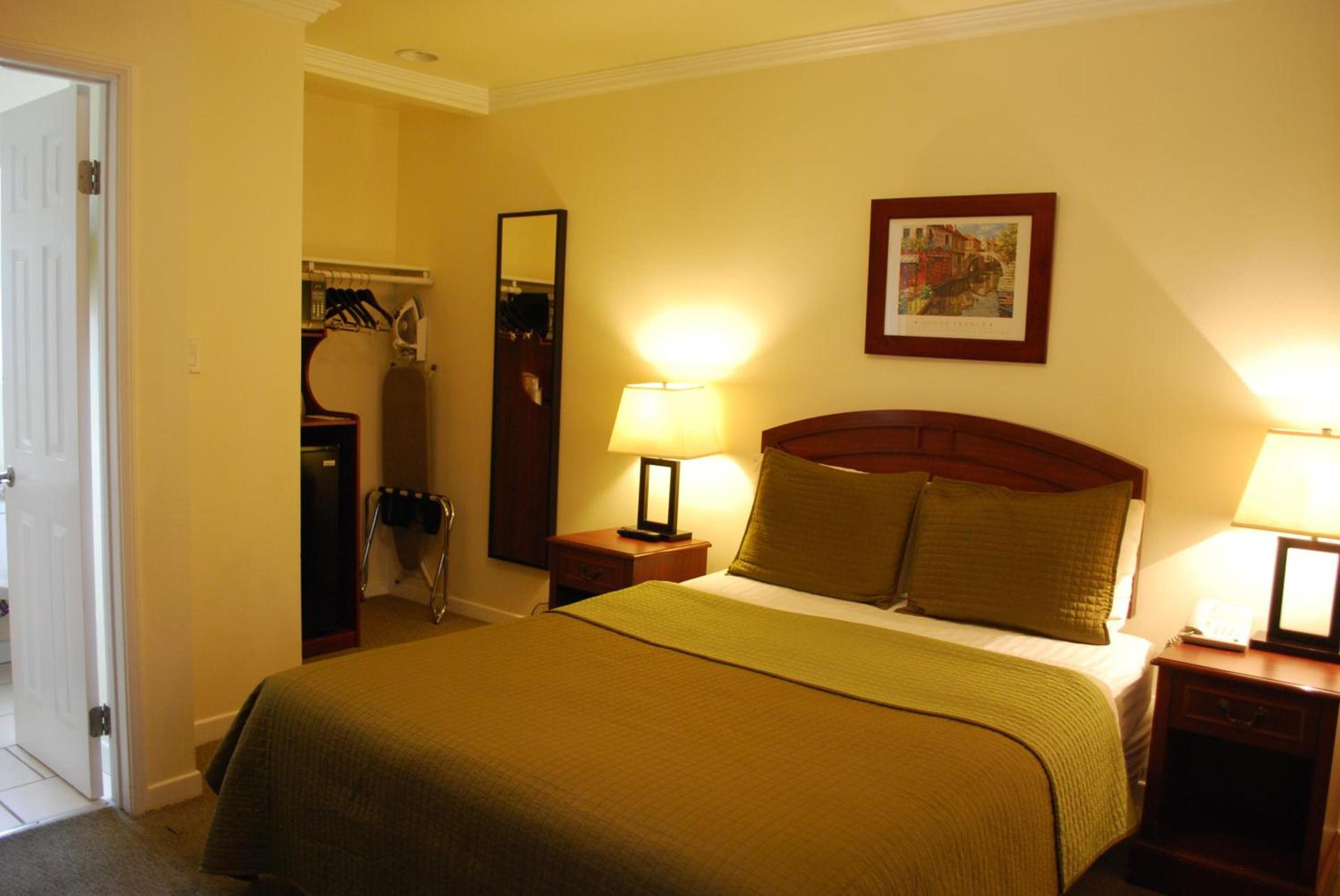 Bella Capri Inn and Suites photo 5
