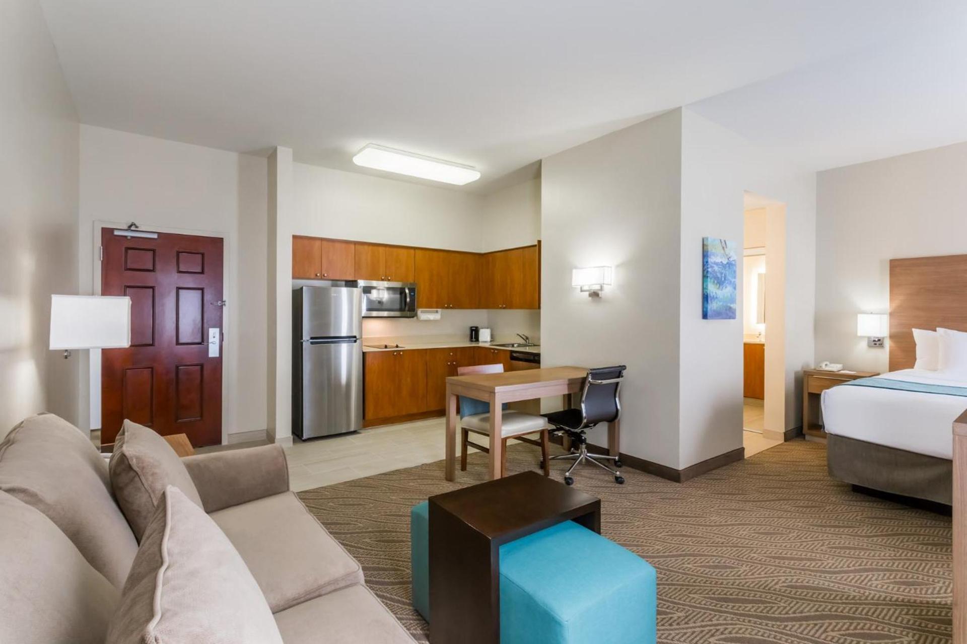 Hawthorn Extended Stay by Wyndham Naples photo 14