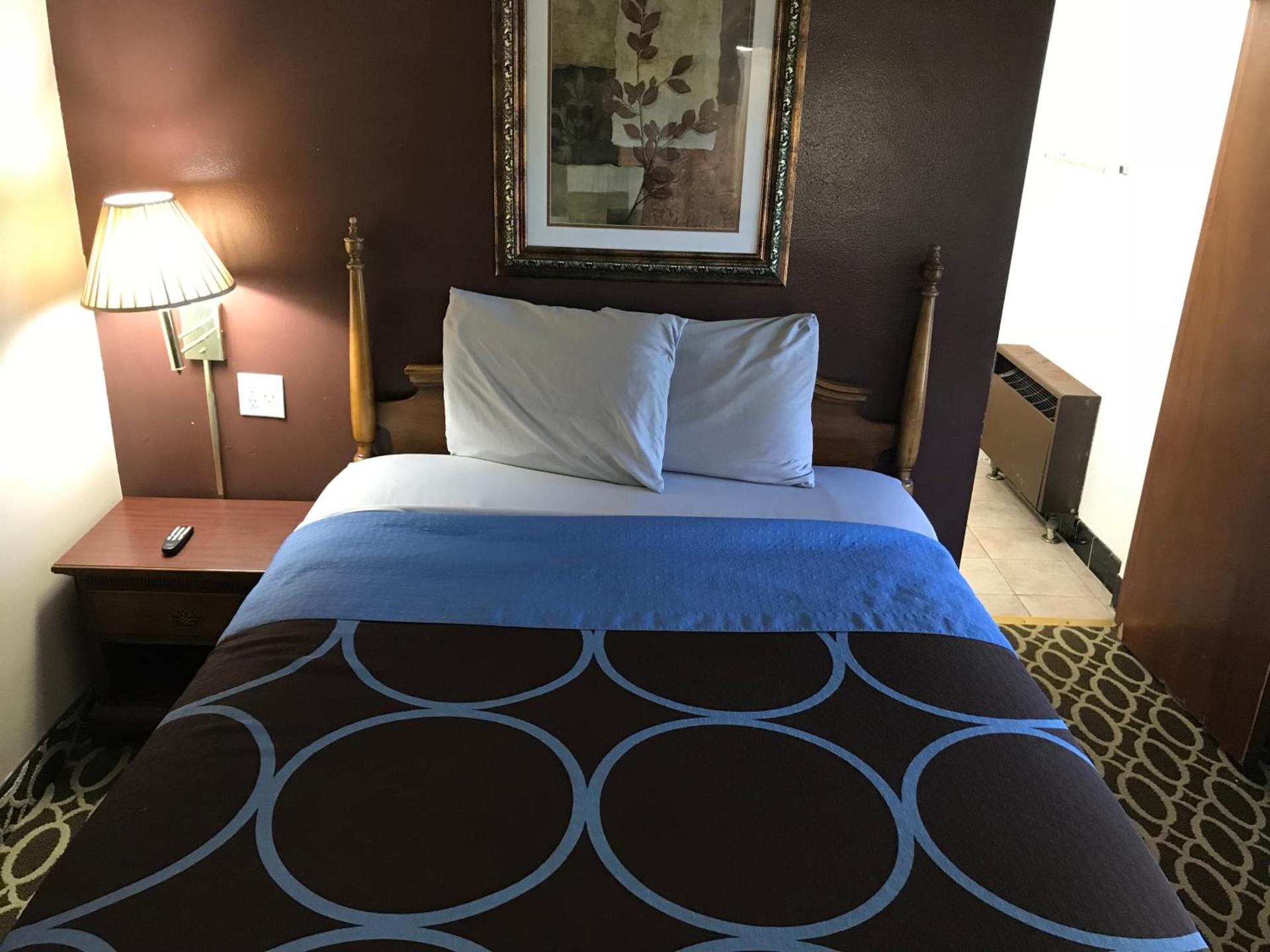 Budget Inn Marinette photo 15