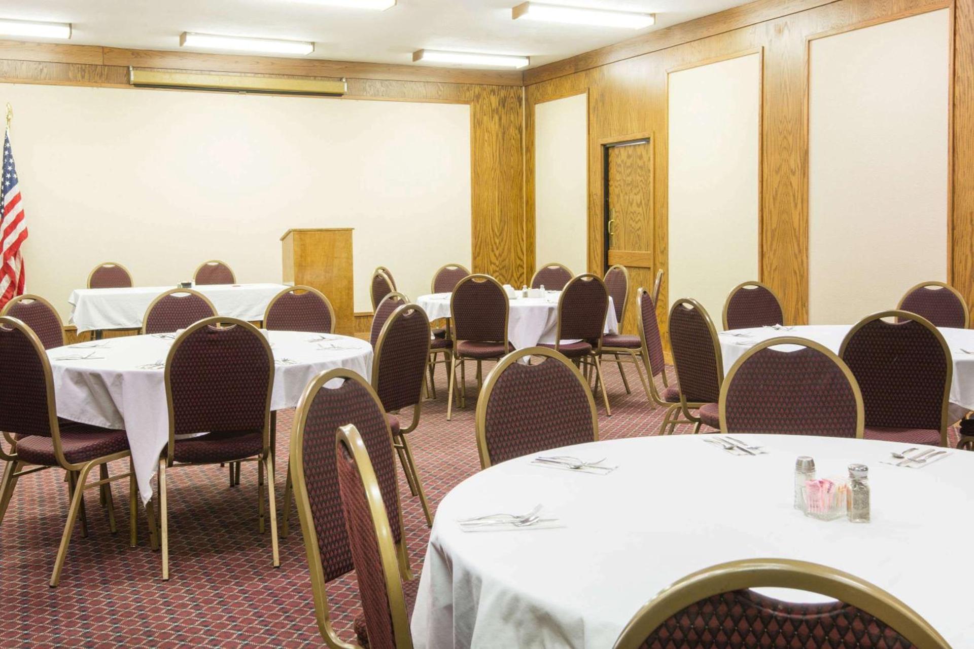 Ramada by Wyndham Enid photo 19
