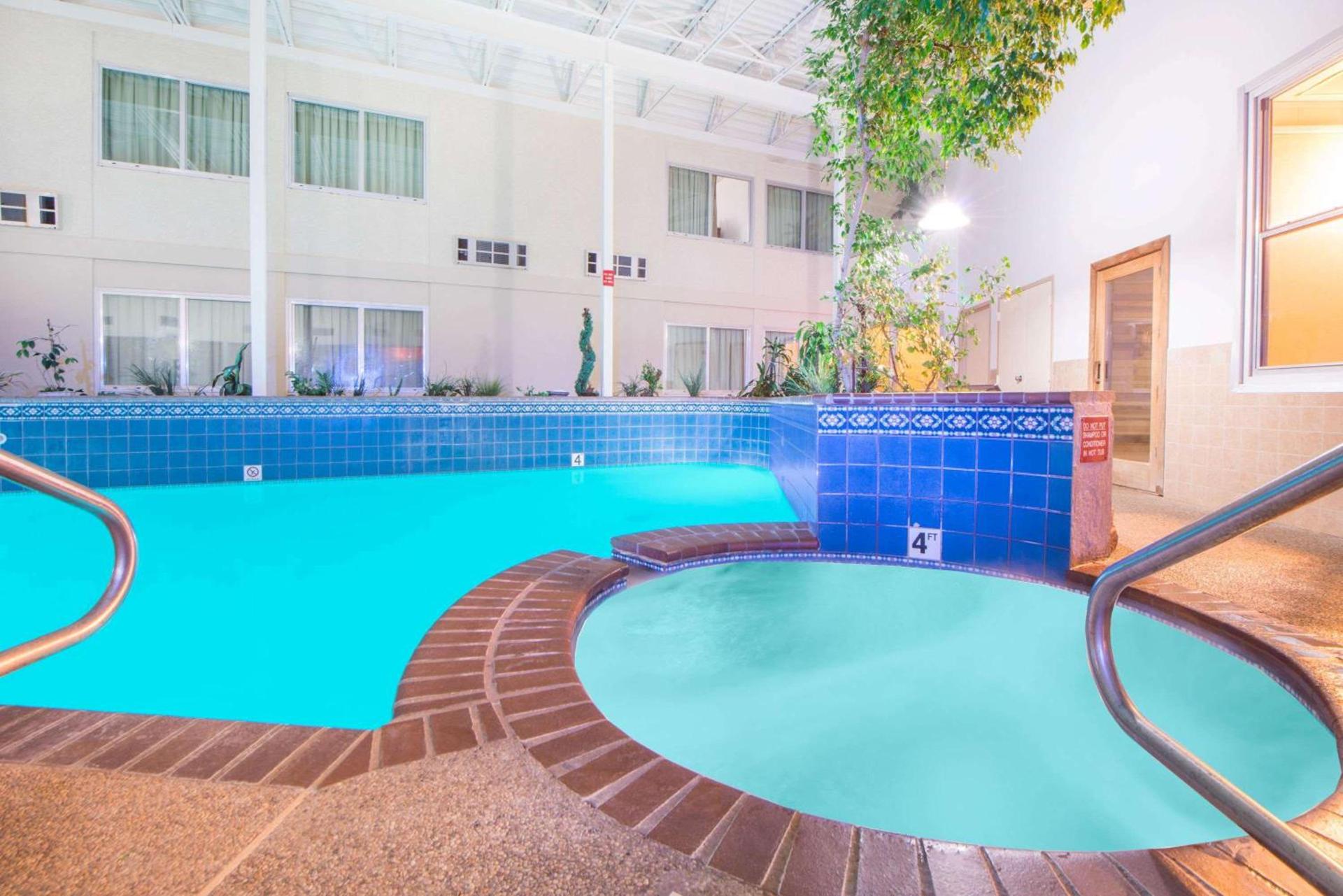 Ramada by Wyndham Enid photo 3