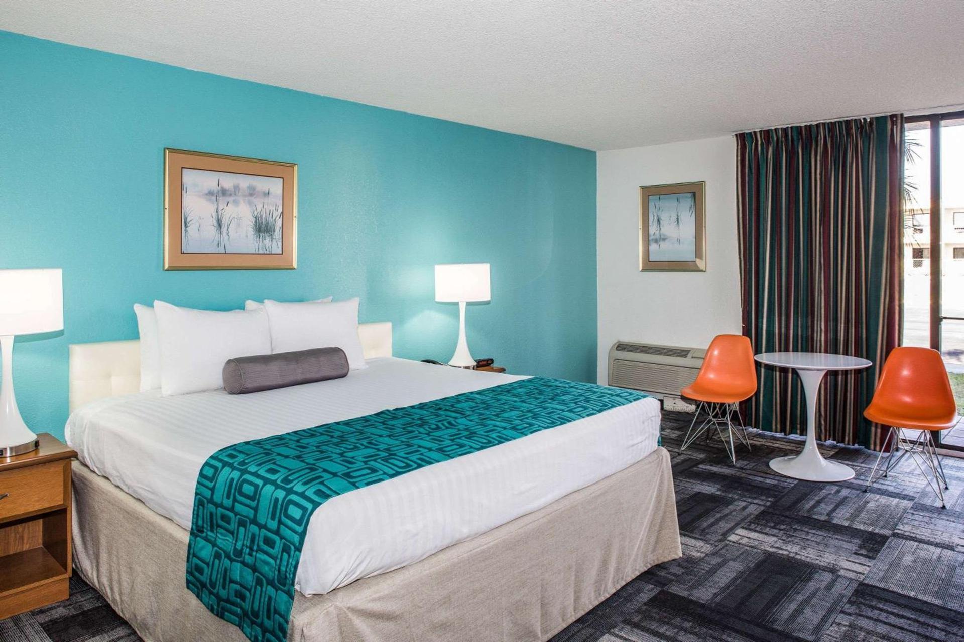Howard Johnson by Wyndham Winter Haven FL photo 7