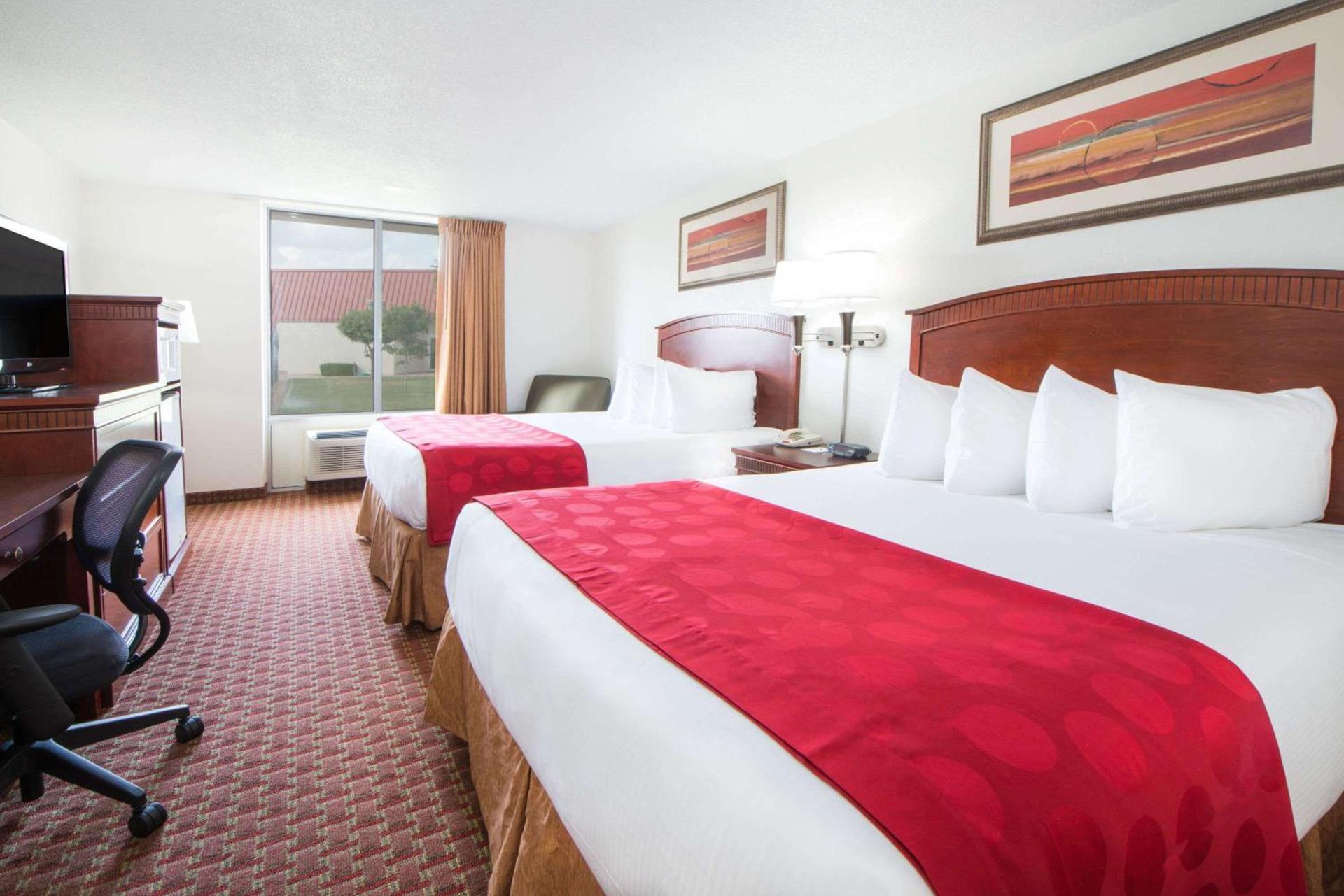 Ramada by Wyndham Enid photo 6