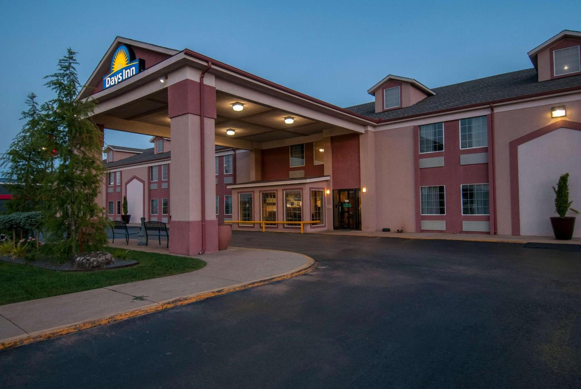 Days Inn by Wyndham Pauls Valley photo 3