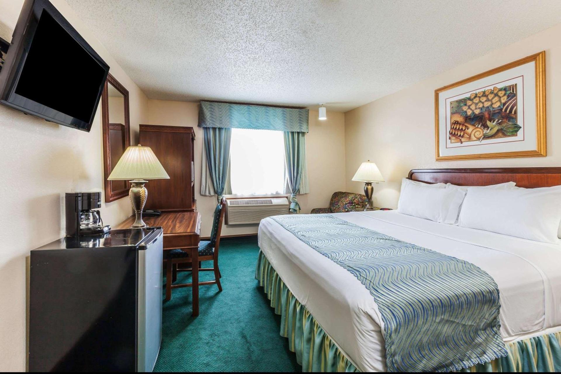 Super 8 by Wyndham Irving DFW Airport/South photo 10