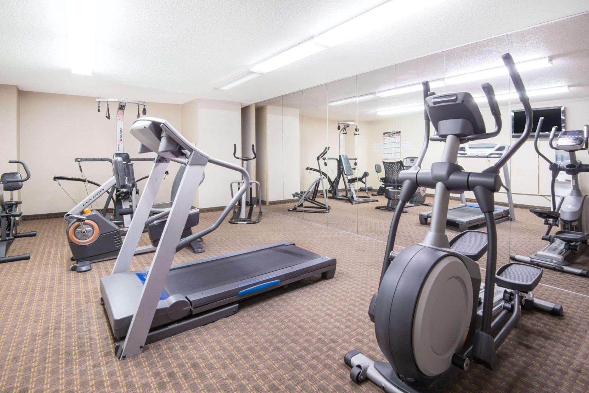 Ramada by Wyndham Enid photo 5