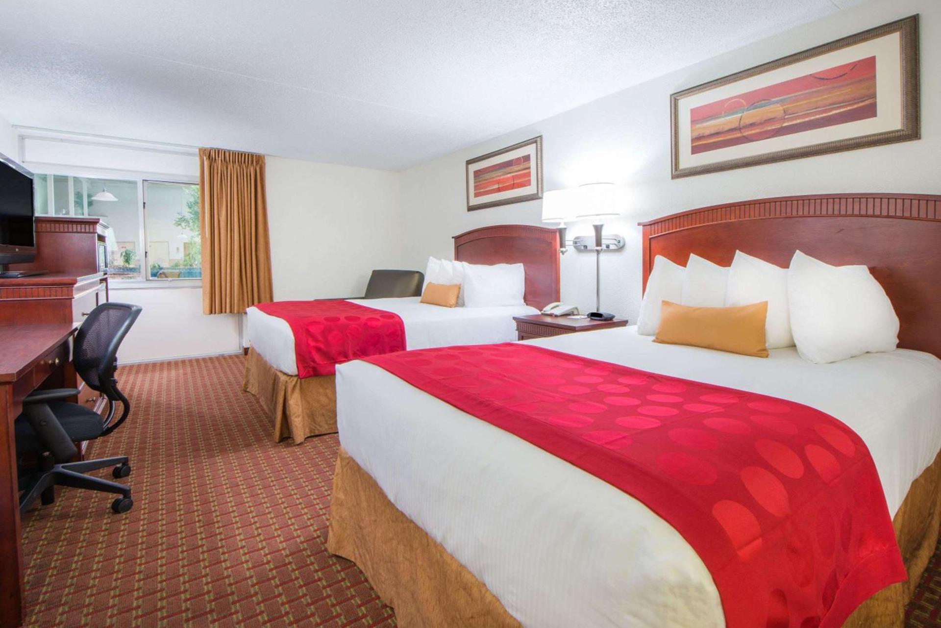 Ramada by Wyndham Enid photo 9