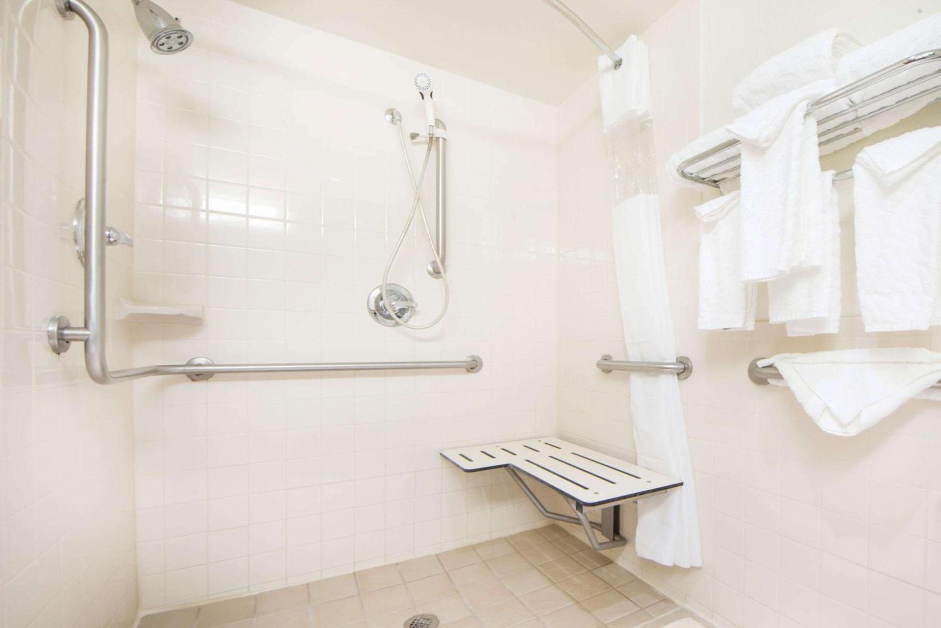Ramada by Wyndham Enid photo 17