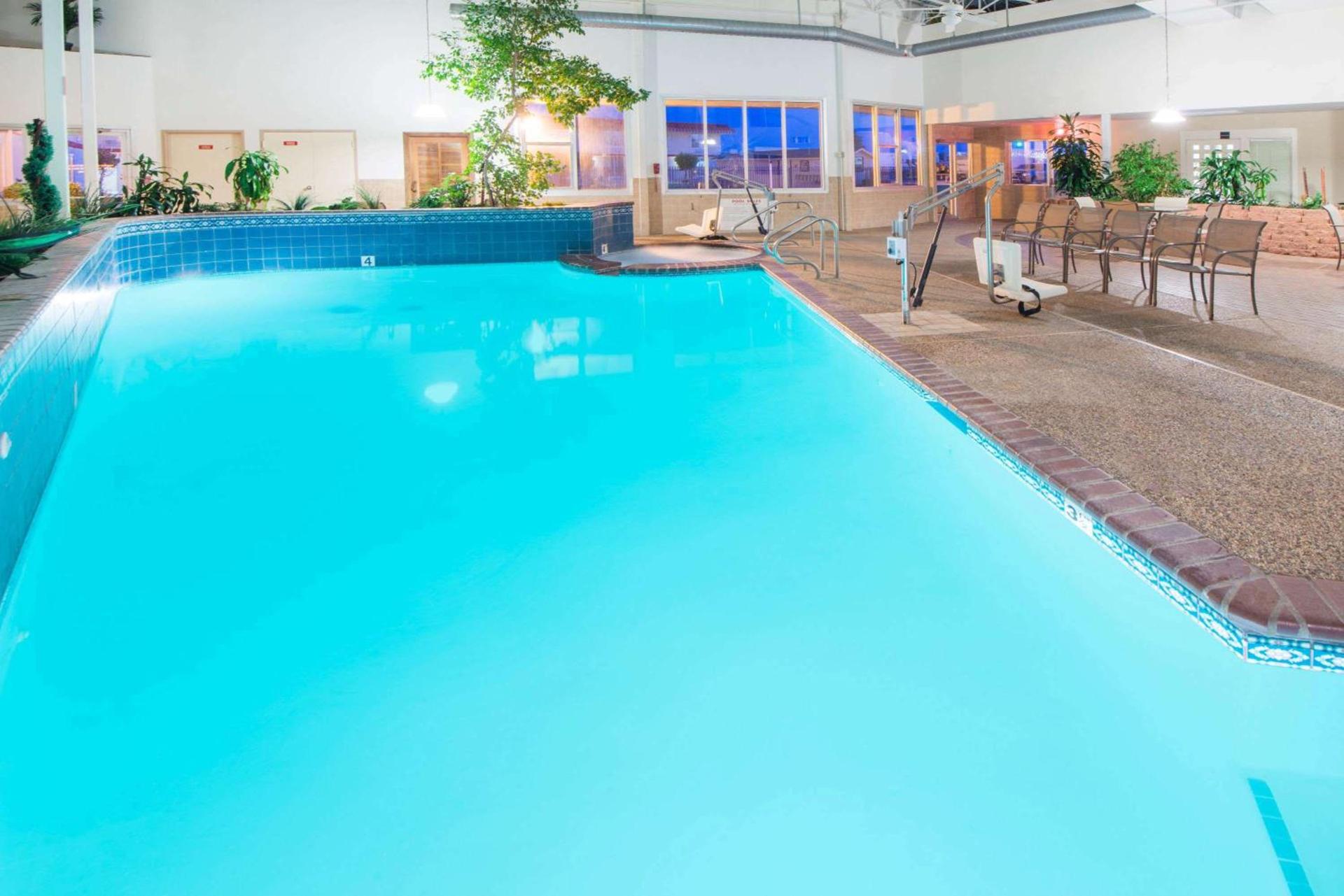 Ramada by Wyndham Enid photo 4