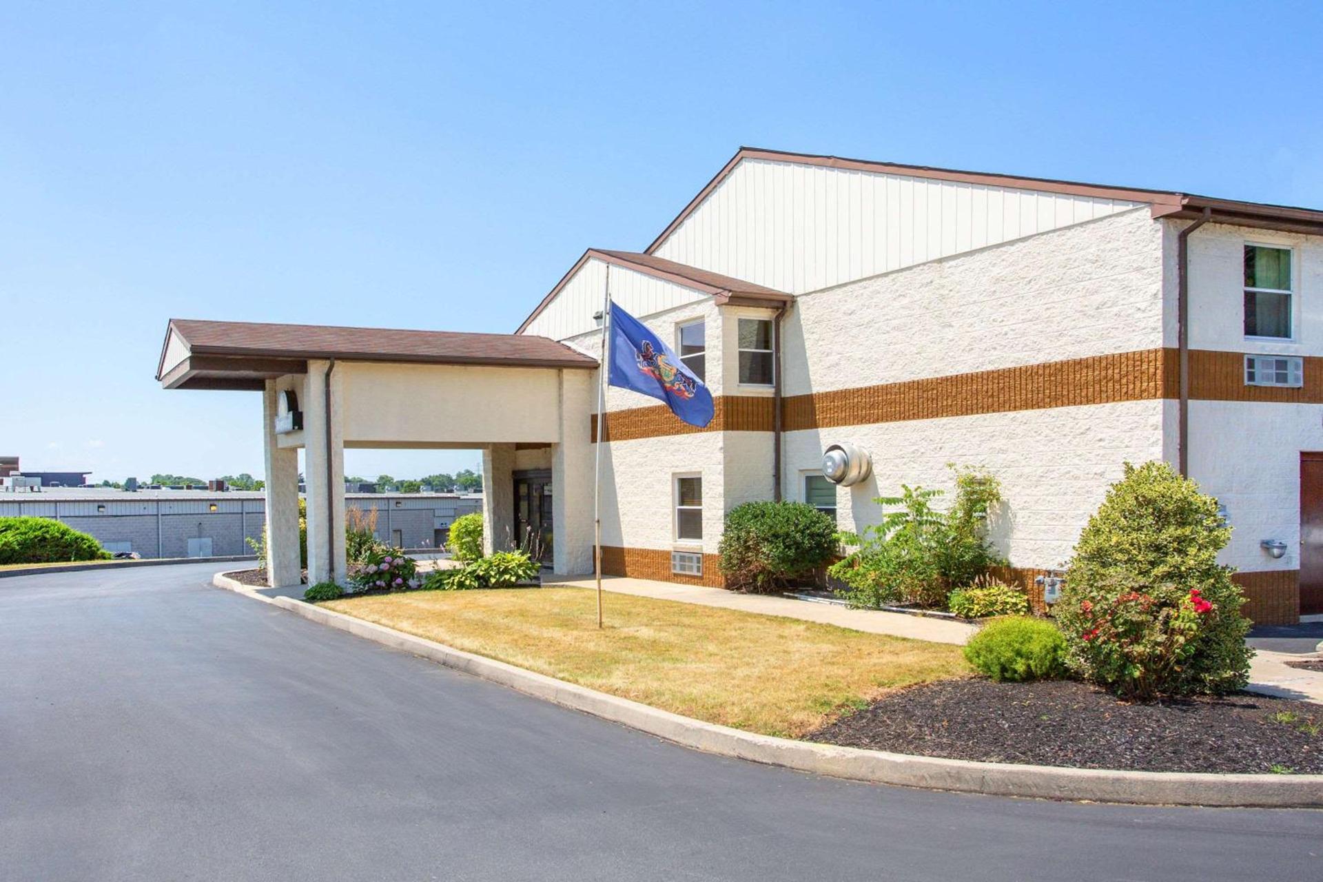 Days Inn by Wyndham Lancaster PA Dutch Country photo 2