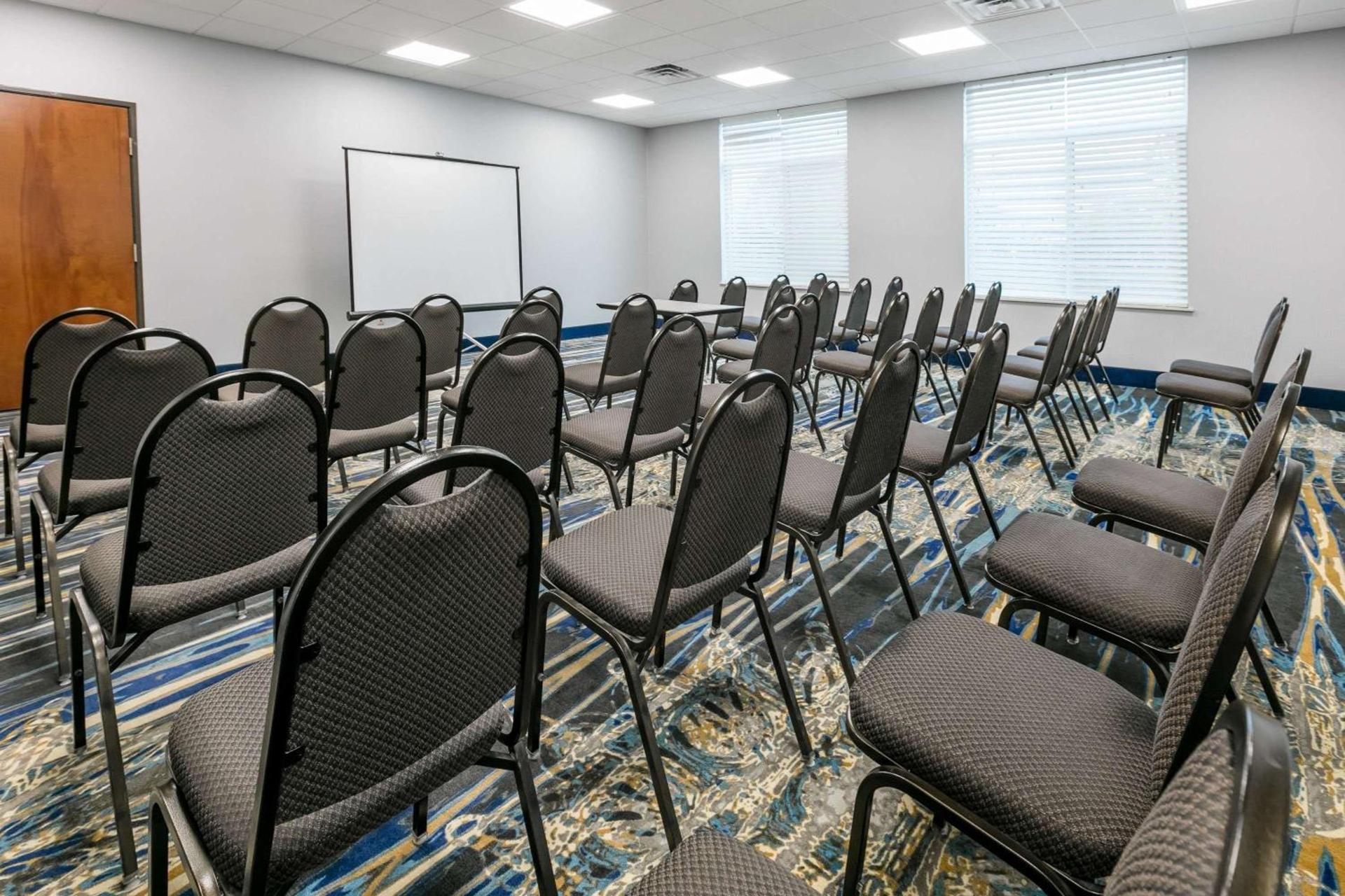 Wingate by Wyndham Dallas Love Field photo 39