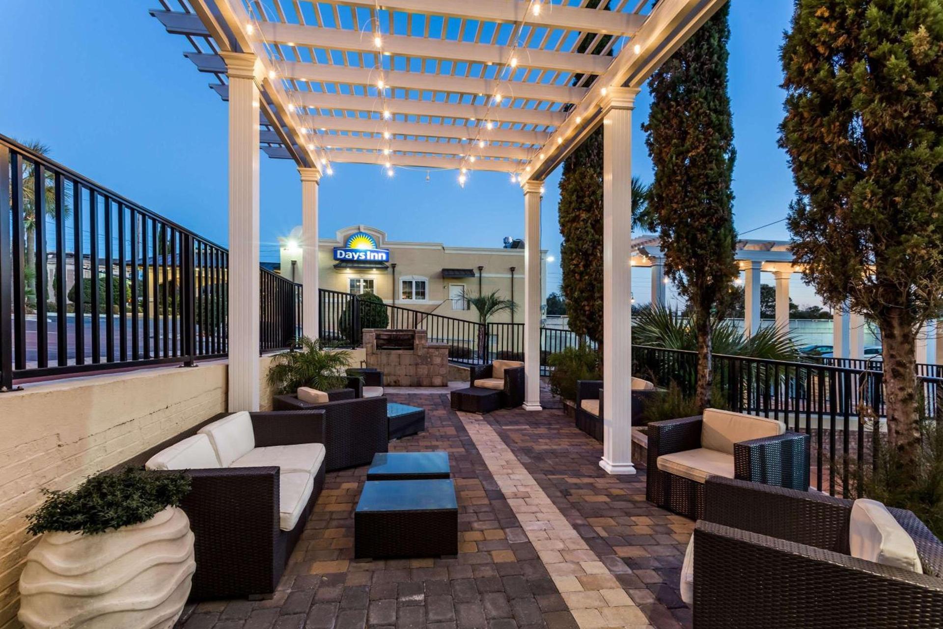 Days Inn by Wyndham Pensacola - Historic Downtown photo 4