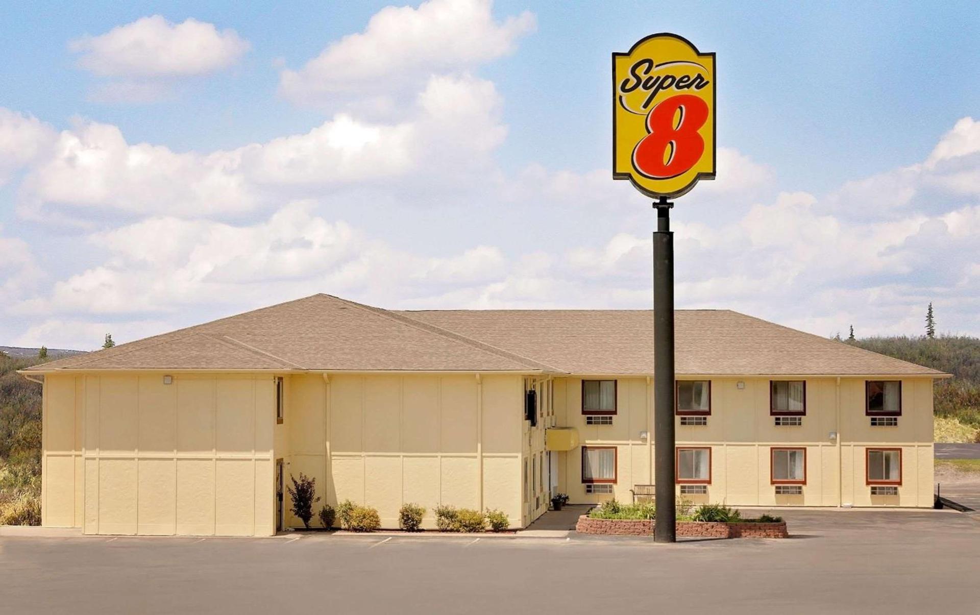 Super 8 by Wyndham Rock Port MO photo 1