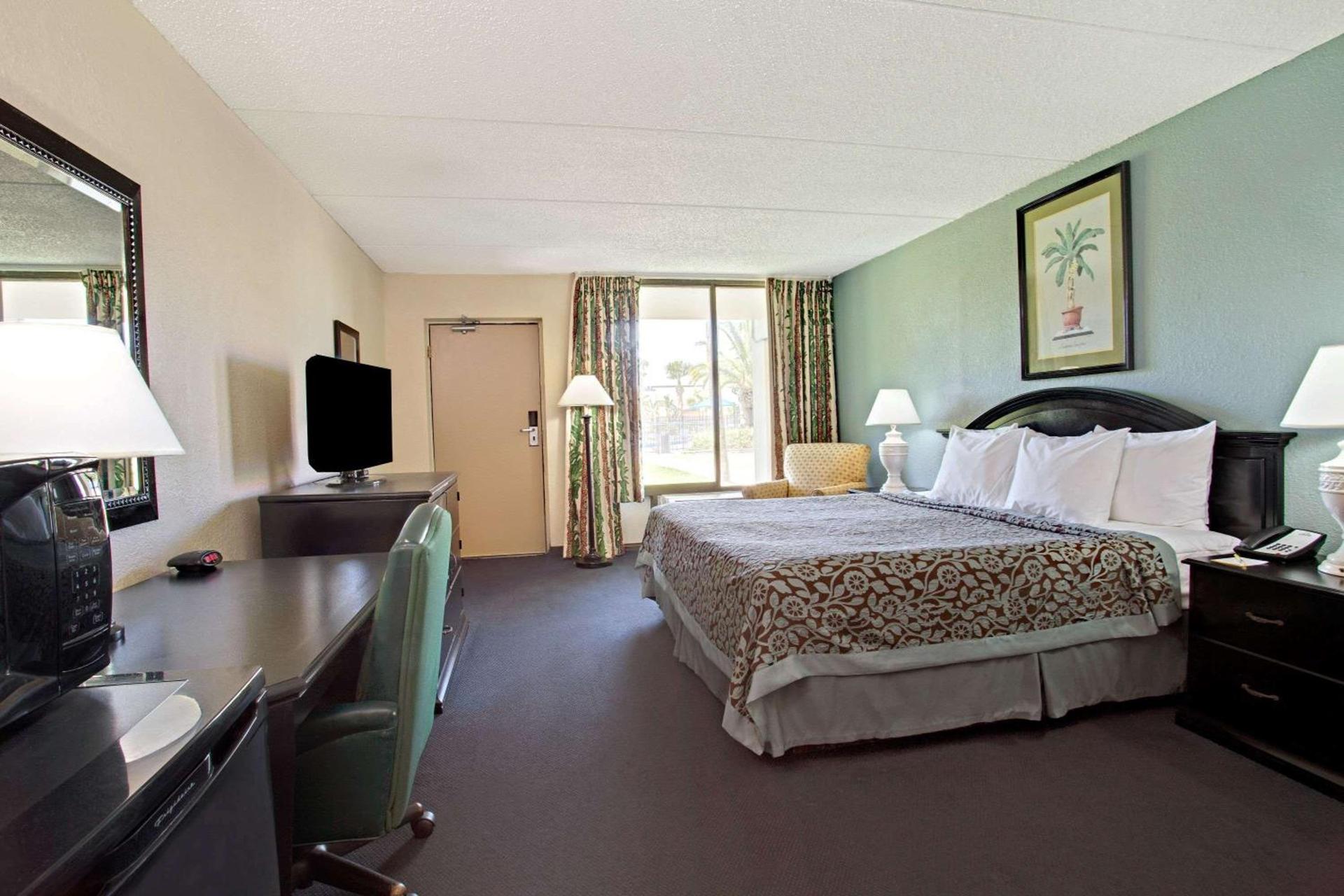 Days Inn by Wyndham Orlando Airport Florida Mall photo 5