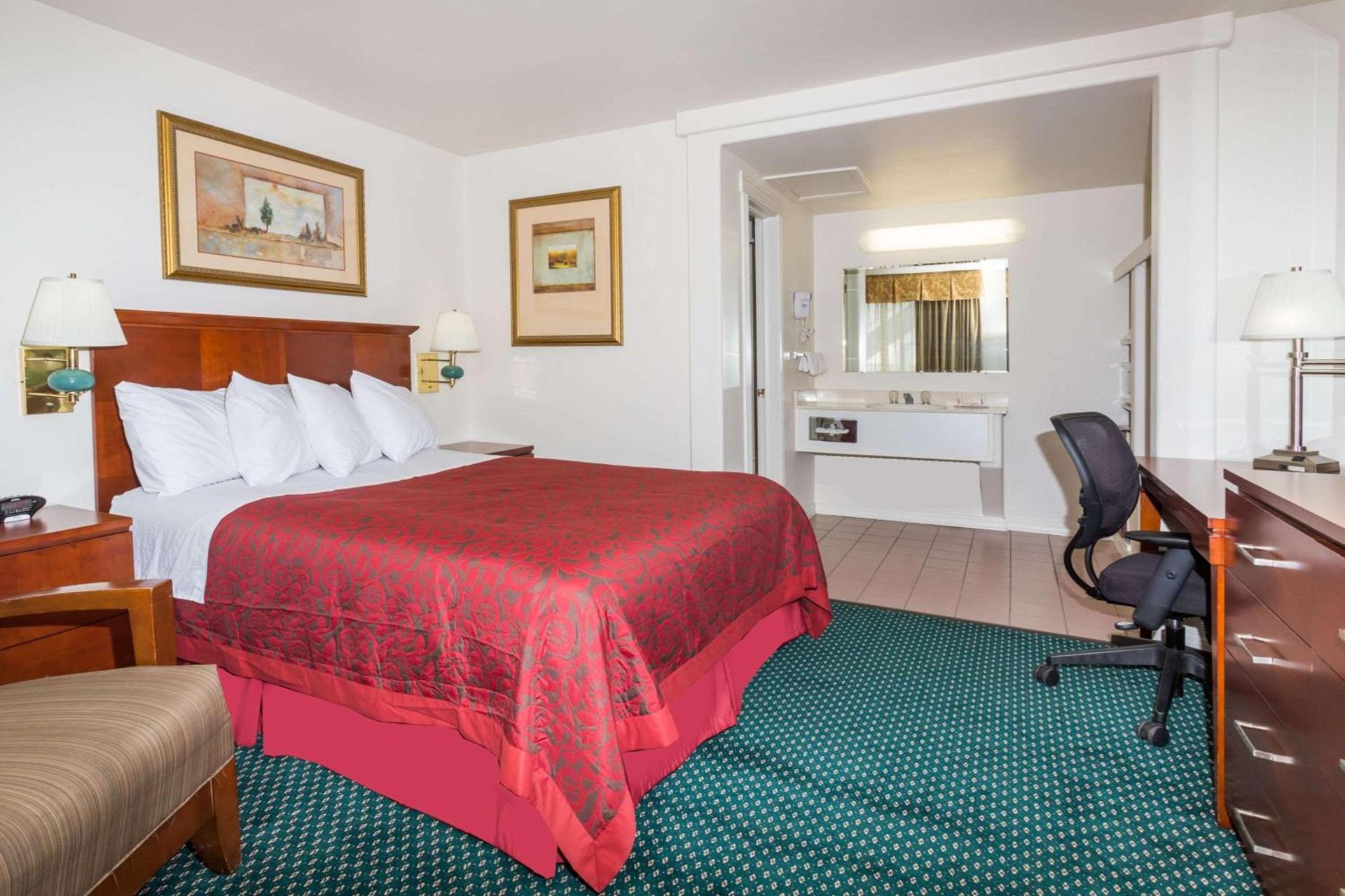 Days Inn by Wyndham Kimball photo 32