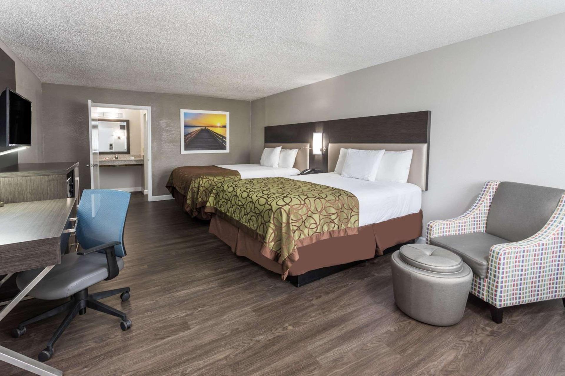 Days Inn by Wyndham Goose Creek photo 9