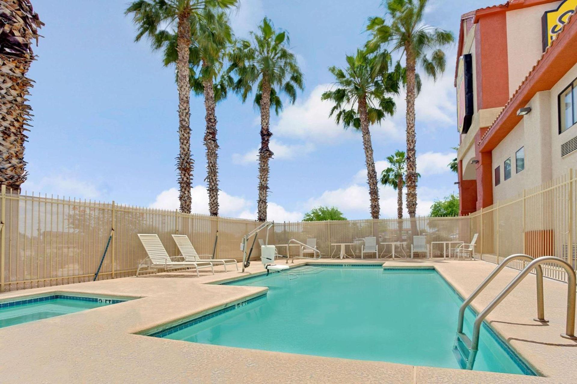 Super 8 by Wyndham Tucson/Grant Road Area AZ photo 2