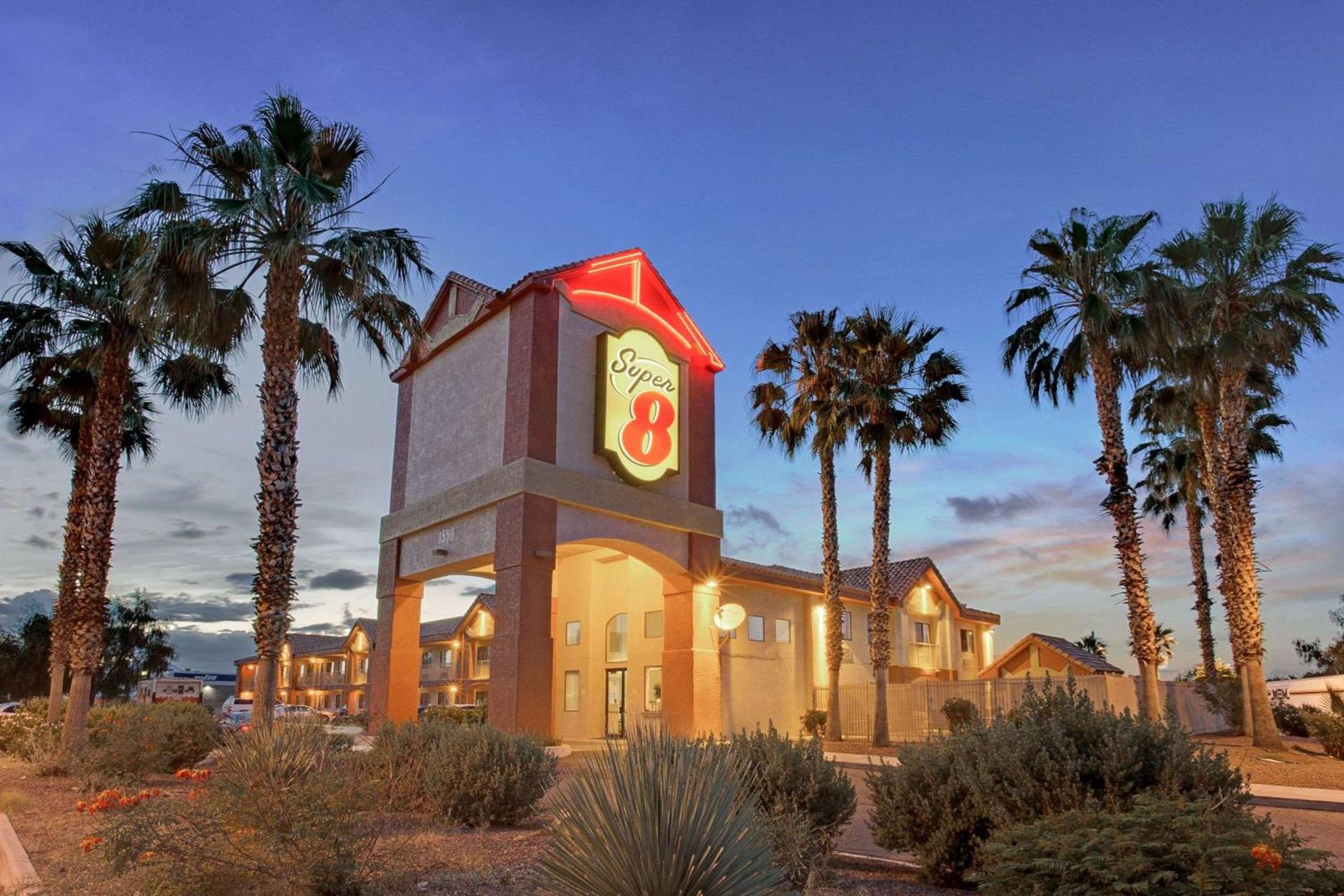 Super 8 by Wyndham Tucson/Grant Road Area AZ photo 1