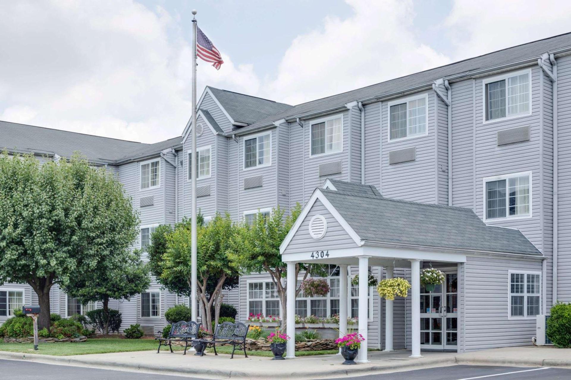 Microtel Inn by Wyndham Greensboro — hotel in Greensboro