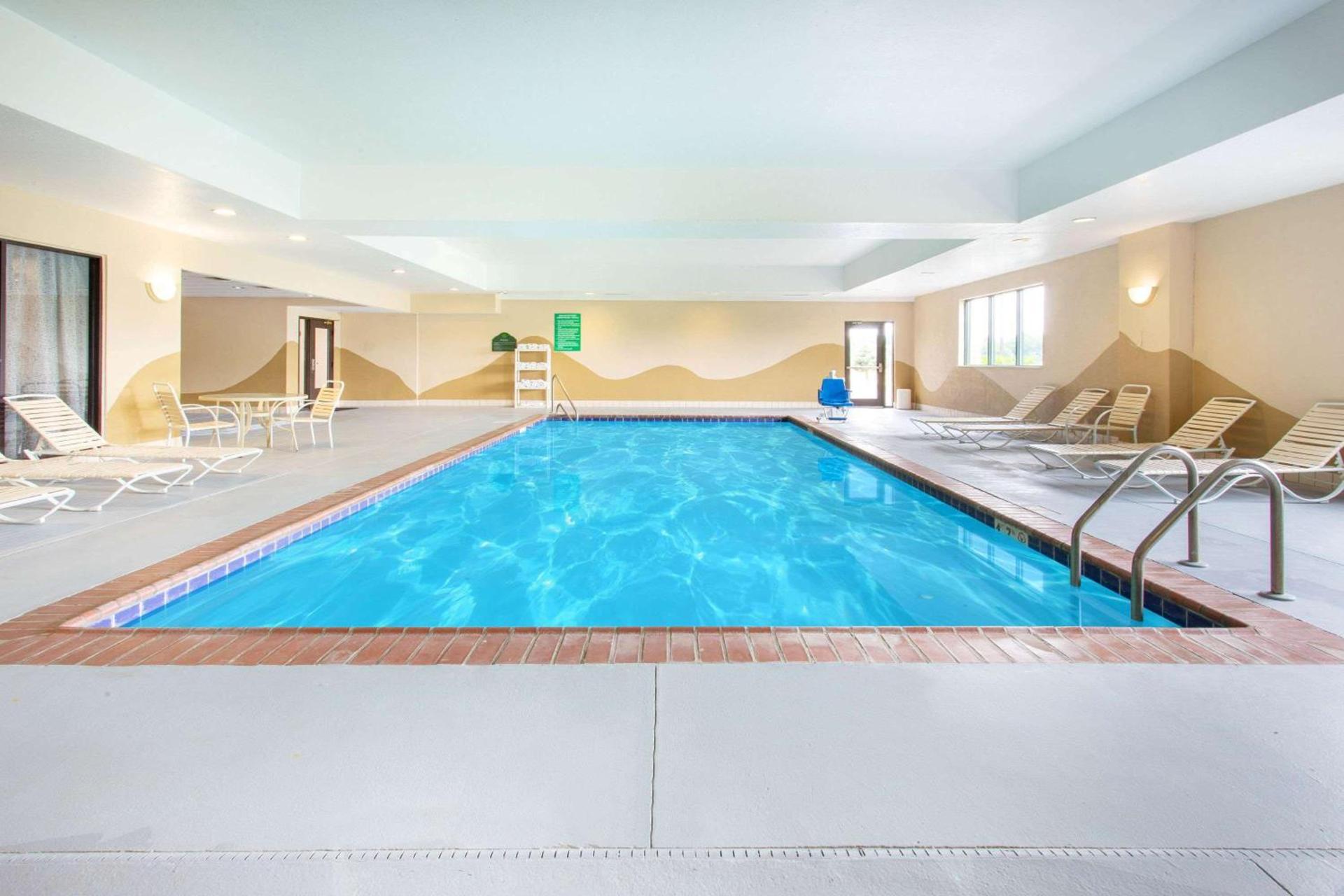 Wingate by Wyndham Indianapolis Airport Plainfield photo 2